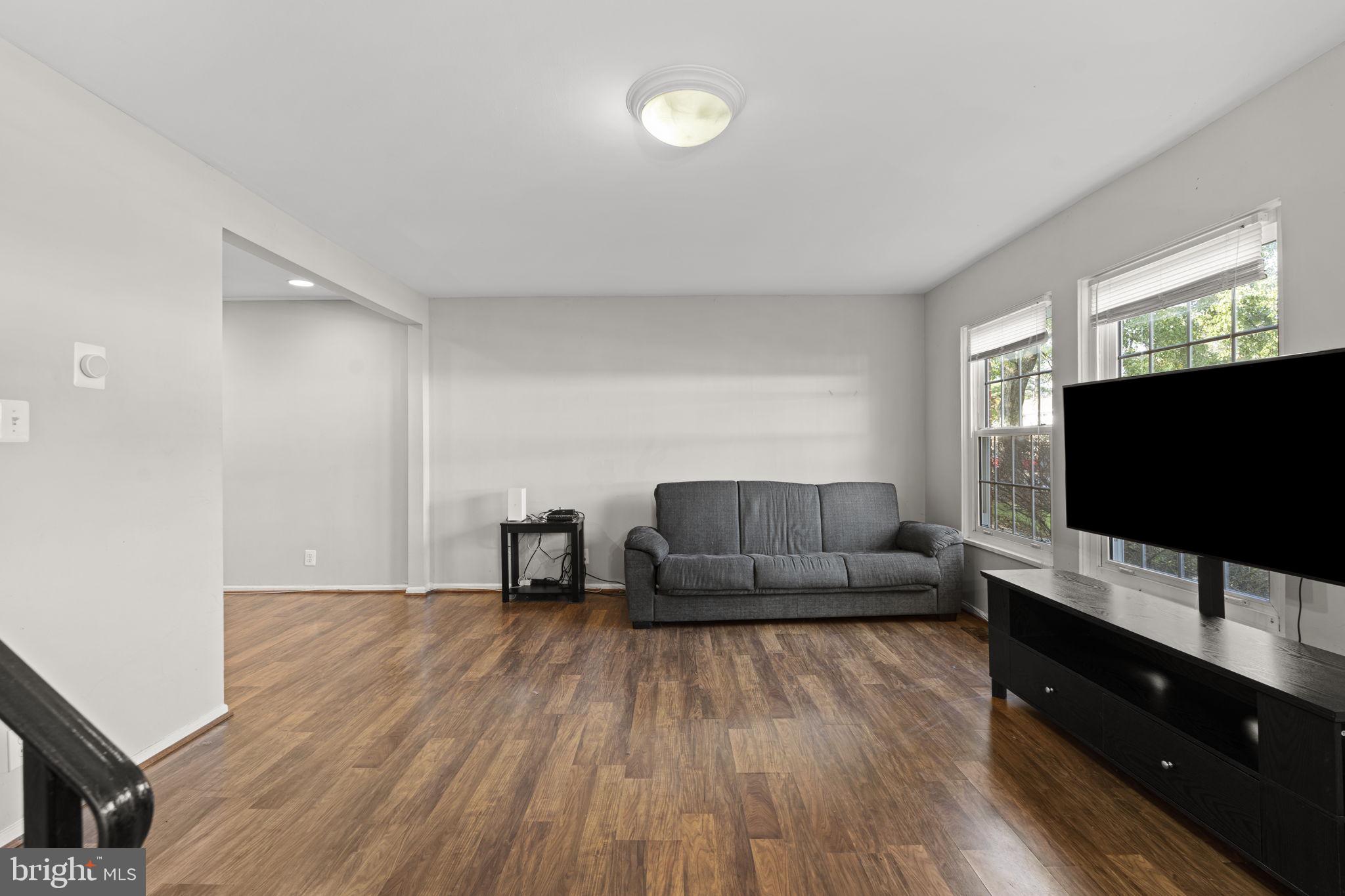 216 N AUBURN DRIVE