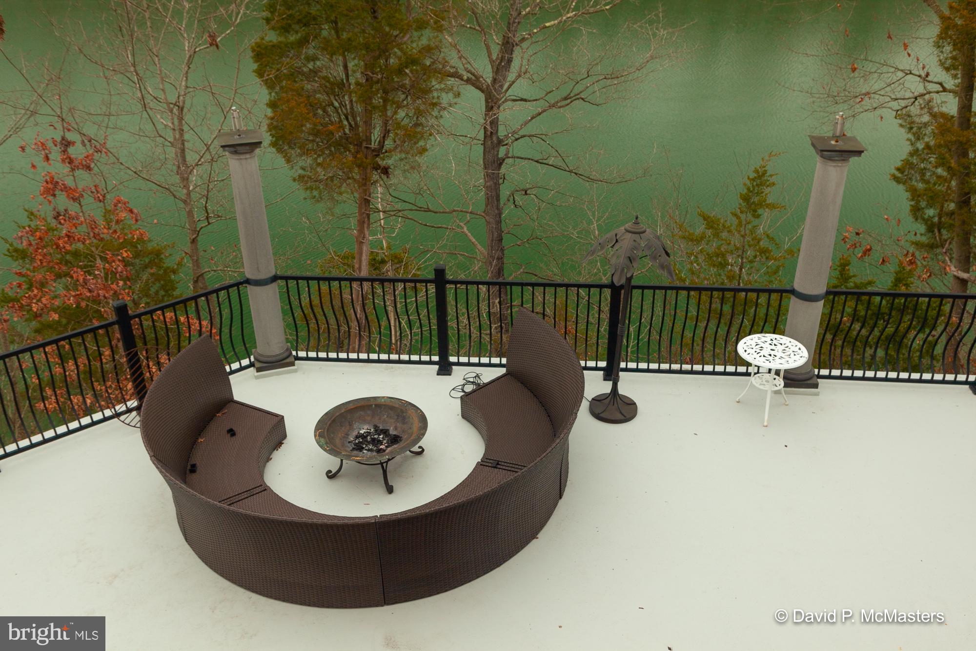 SHEPHERDS COVE - Commercial Sale