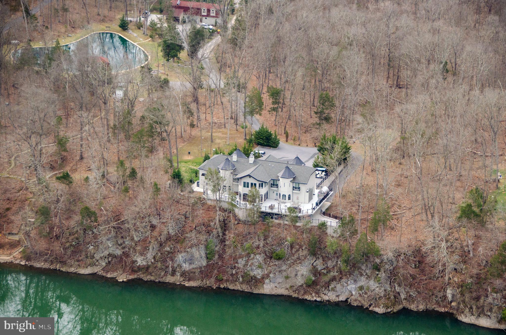 SHEPHERDS COVE - Commercial Sale