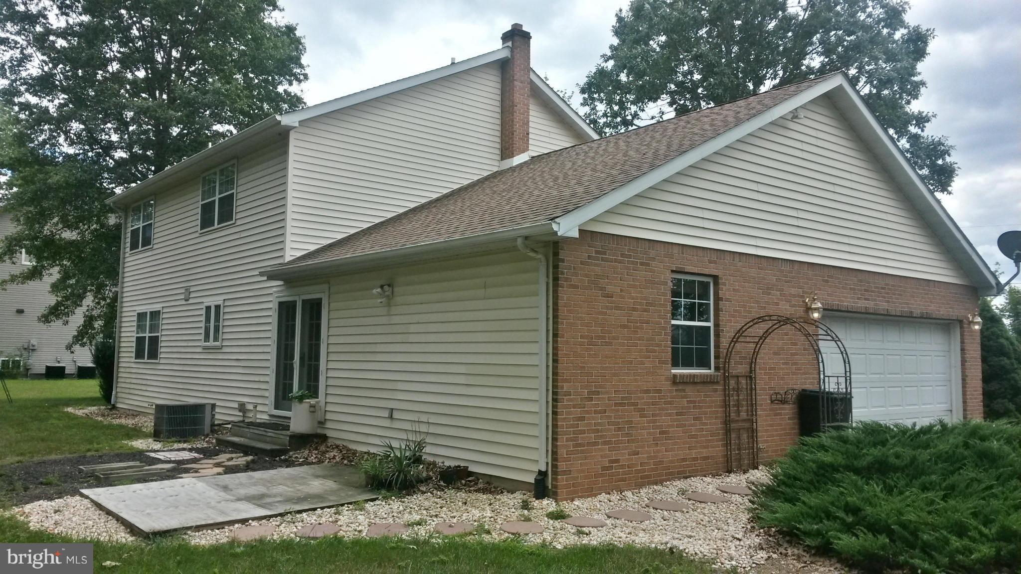 DOWDEN HILLS - Residential