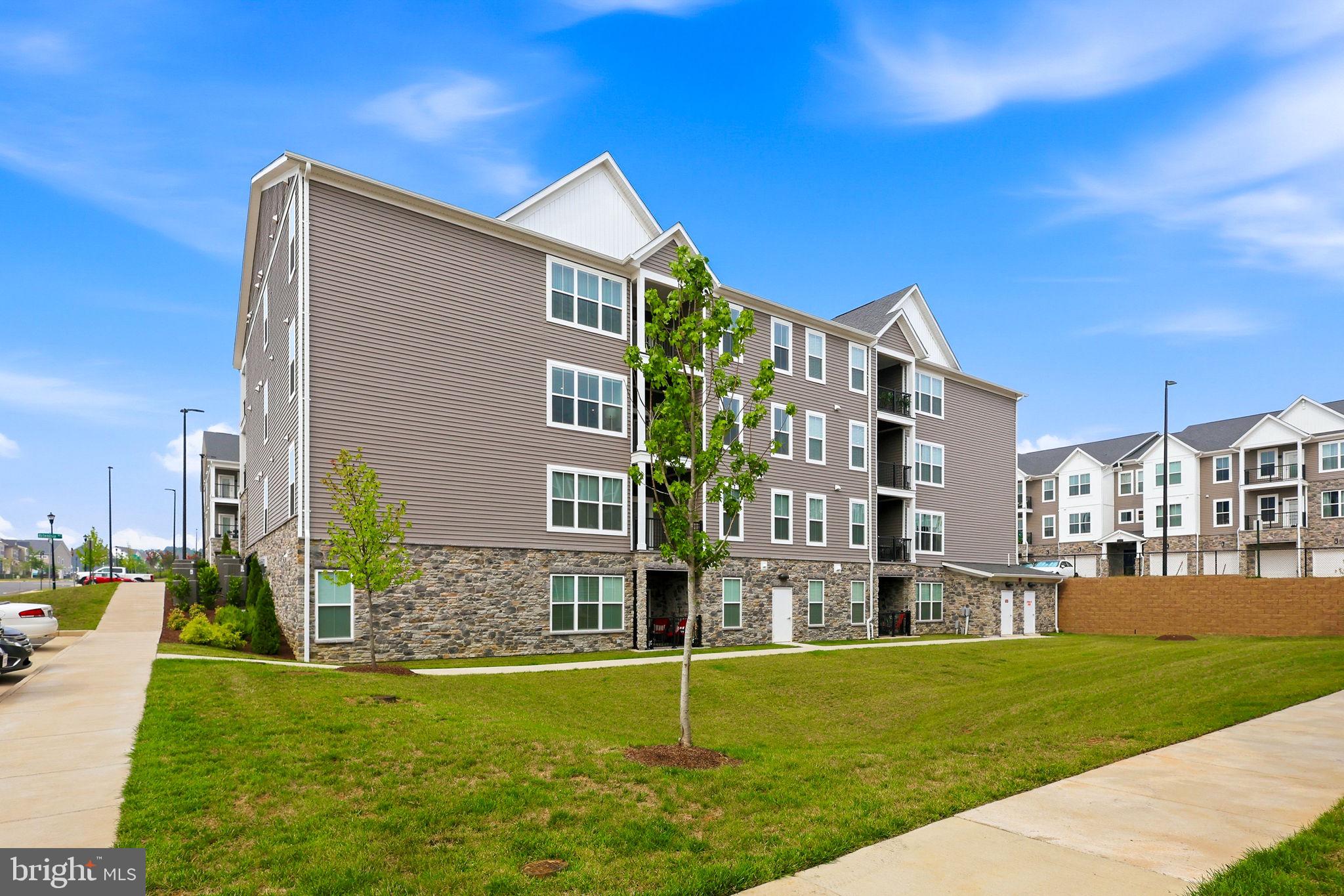 19 ARTEMISIA WAY 301