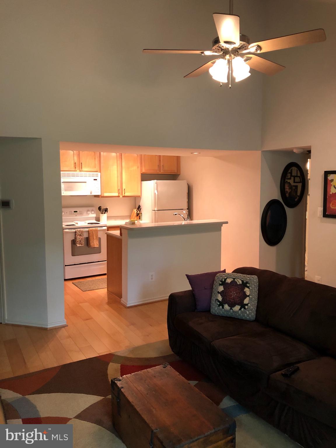 PENDERBROOK SQUARE CONDOMINIUMS - Residential