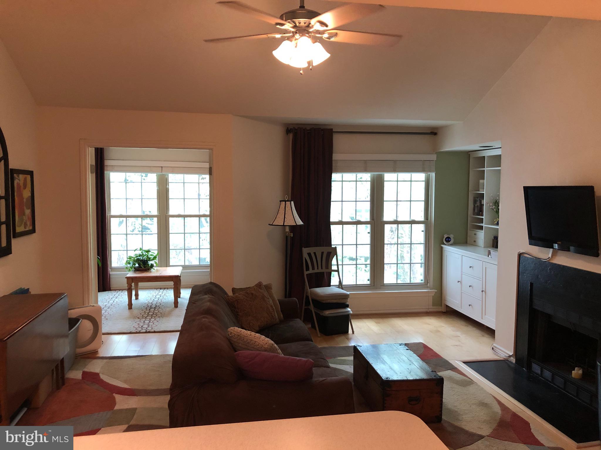 PENDERBROOK SQUARE CONDOMINIUMS - Residential