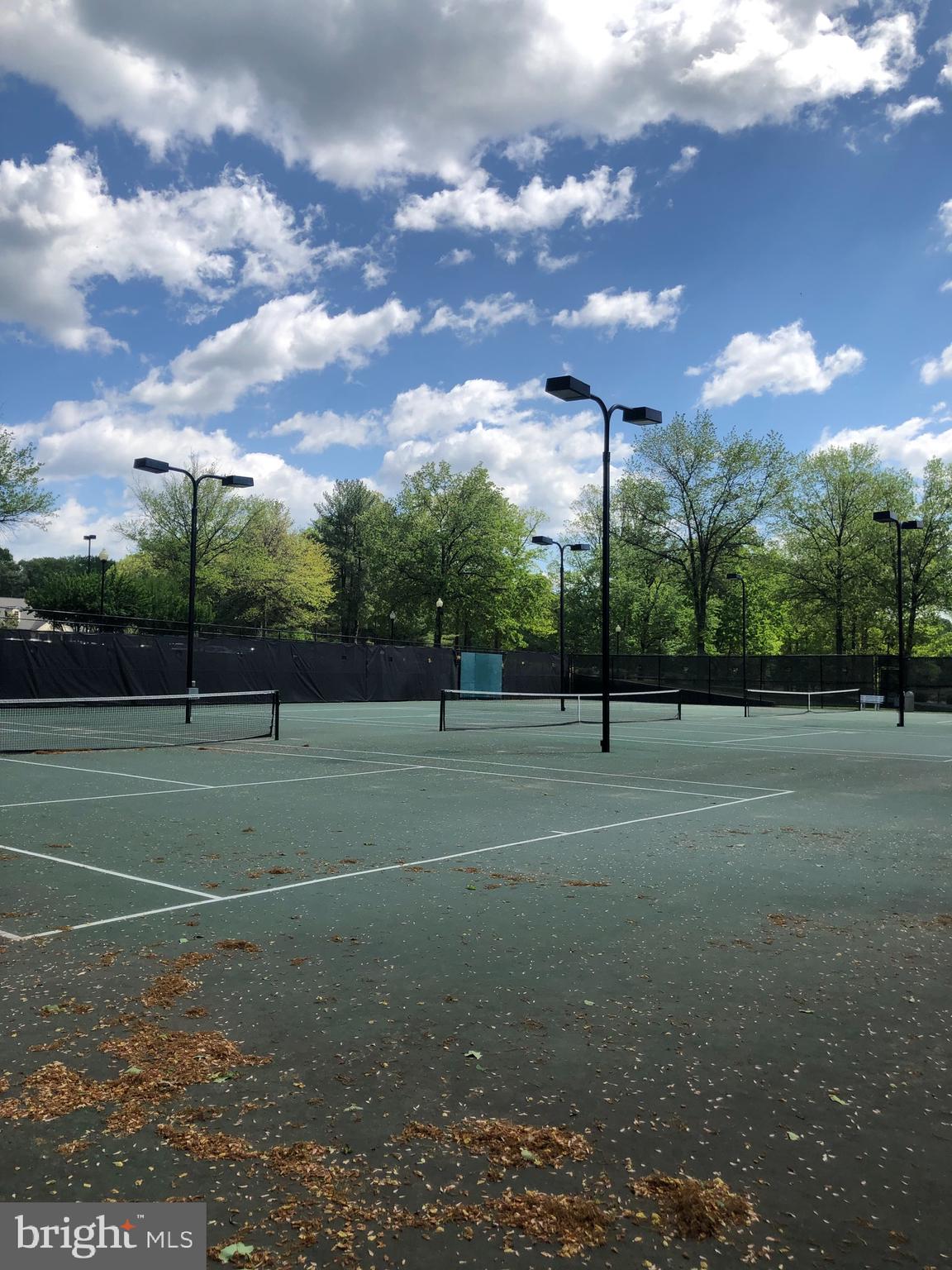 PENDERBROOK SQUARE CONDOMINIUMS - Residential