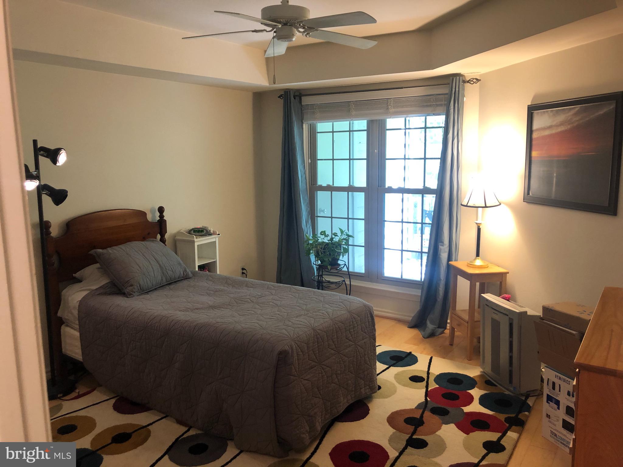 PENDERBROOK SQUARE CONDOMINIUMS - Residential