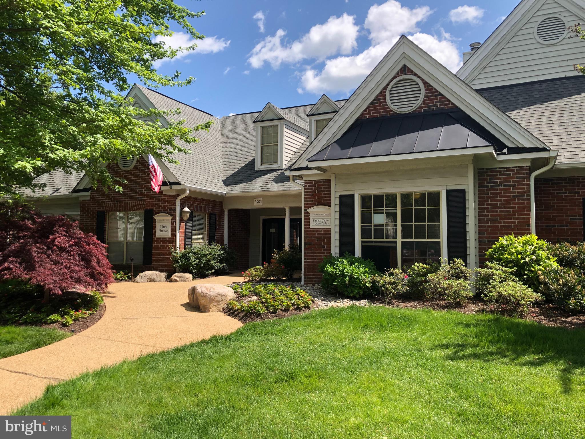 PENDERBROOK SQUARE CONDOMINIUMS - Residential