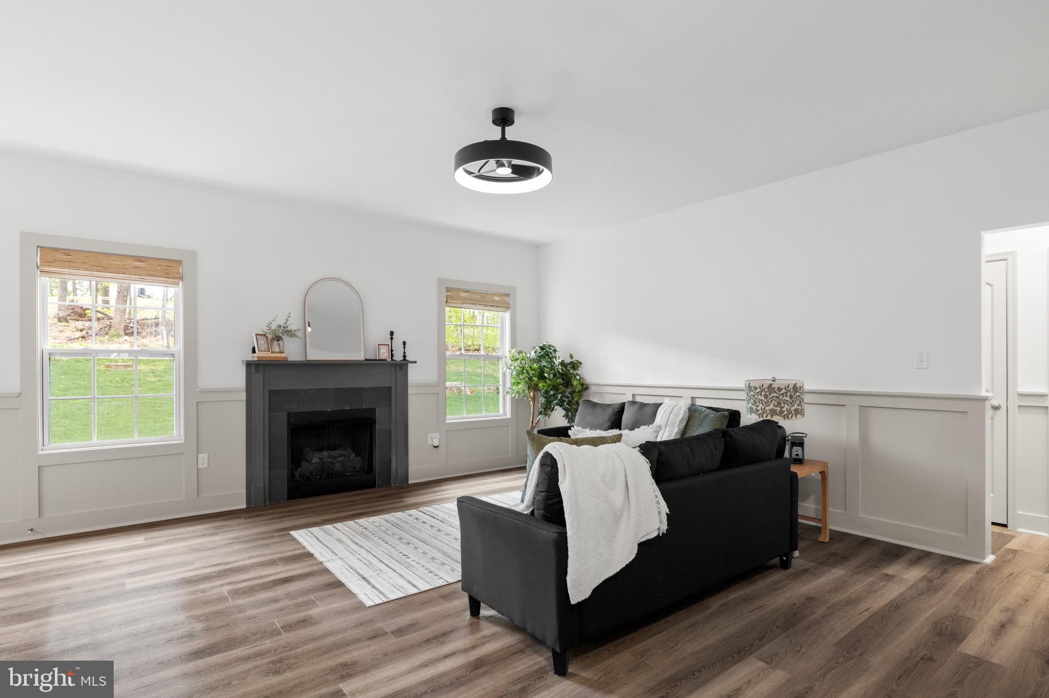 LAKE FOREST ESTATES - Residential