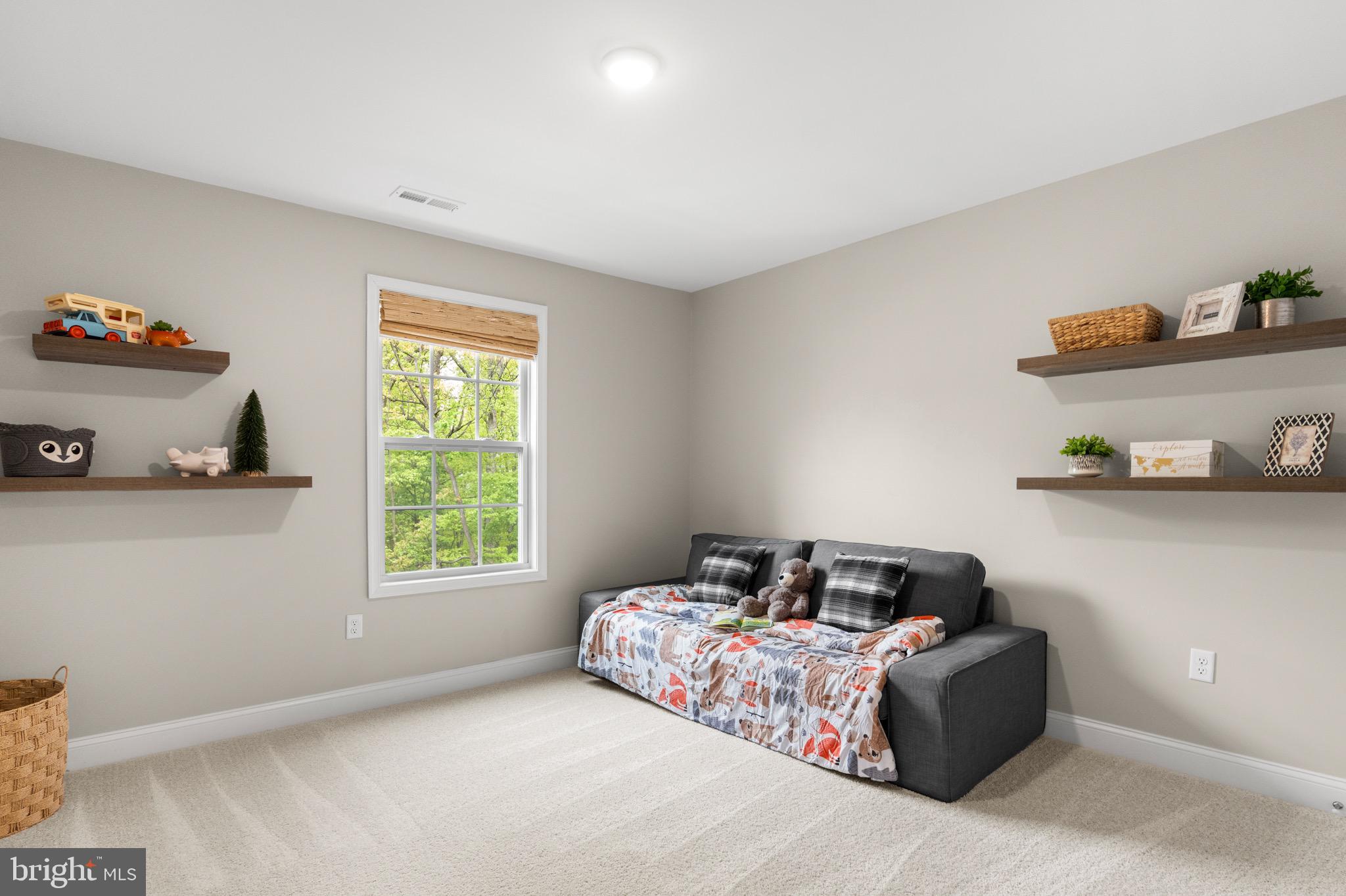 LAKE FOREST ESTATES - Residential