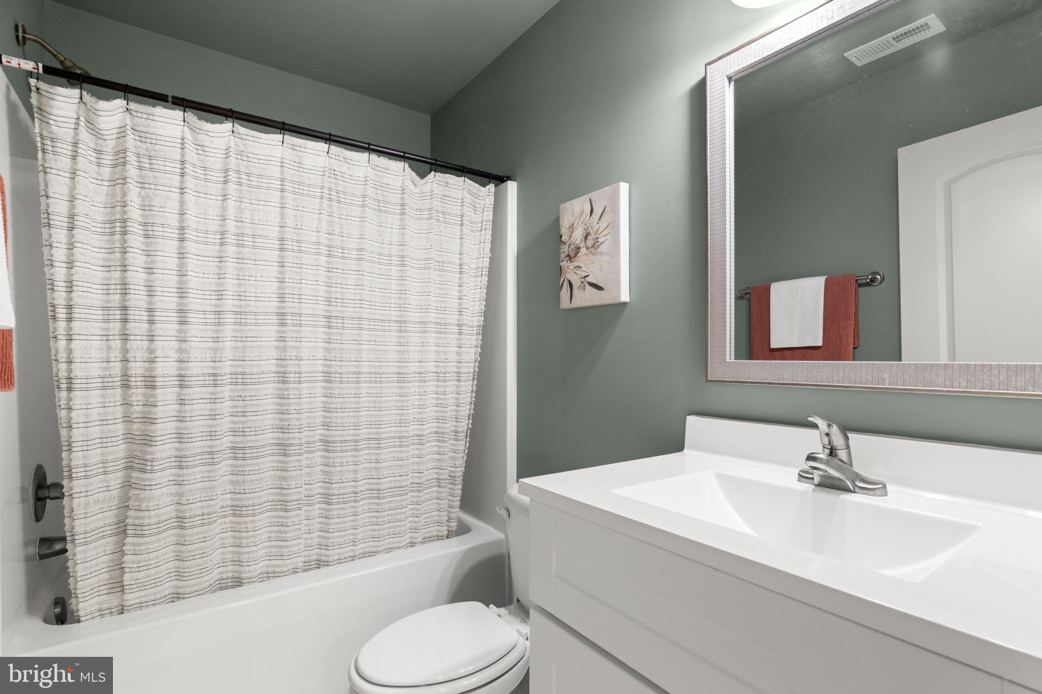 LAKE FOREST ESTATES - Residential