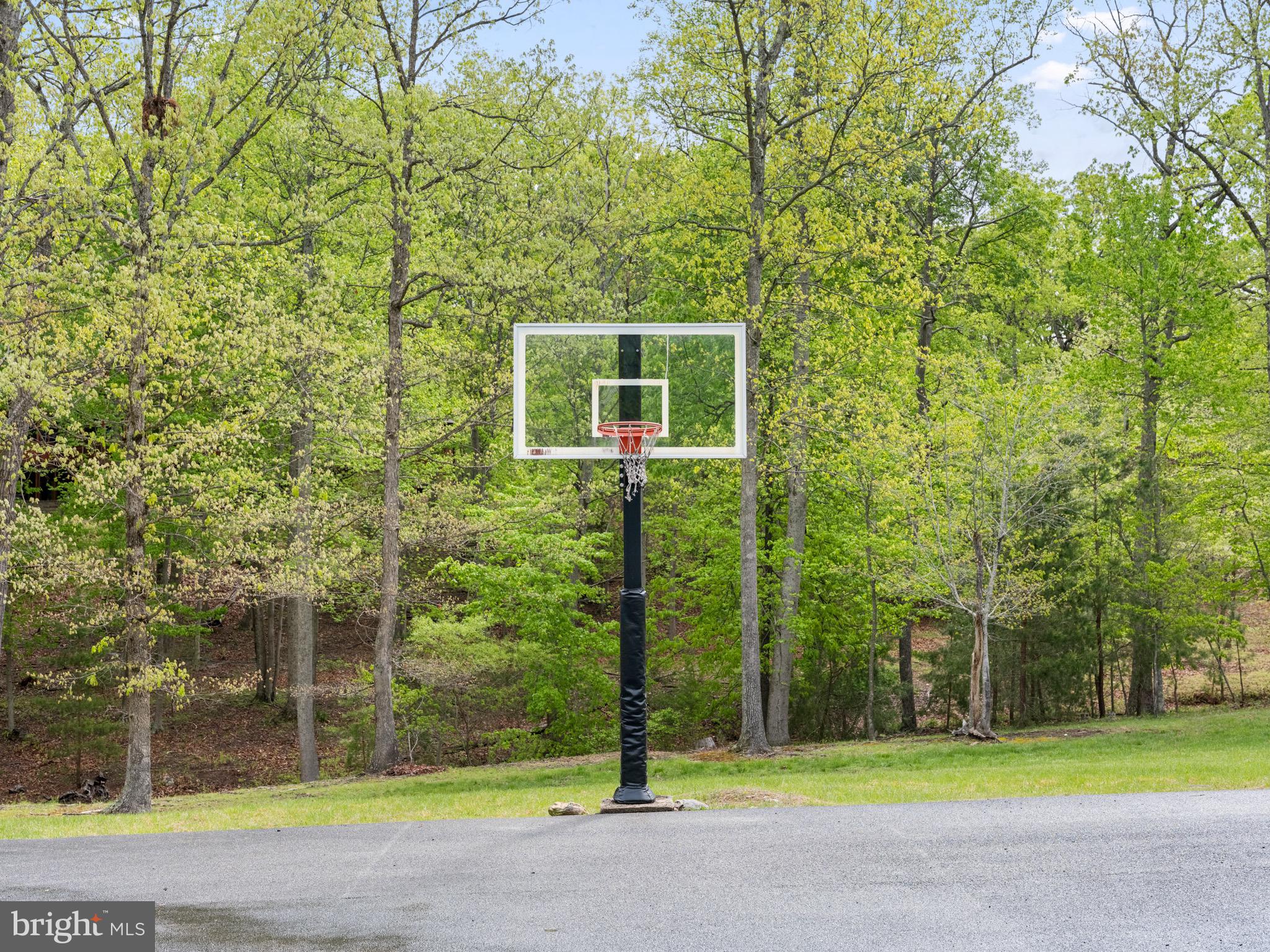 LAKE FOREST ESTATES - Residential