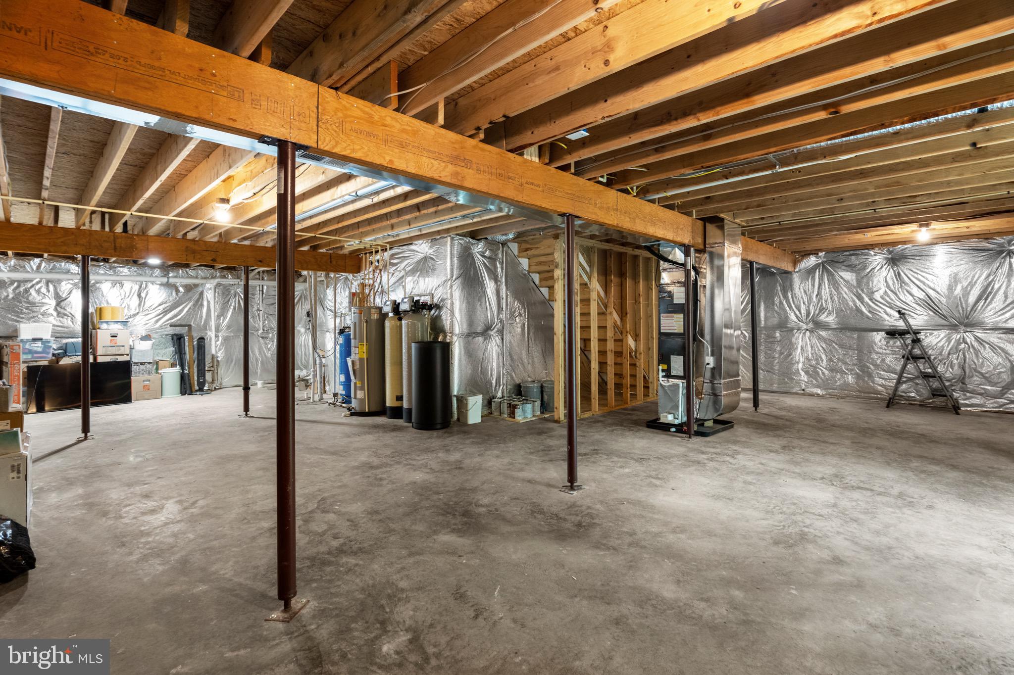 LAKE FOREST ESTATES - Residential