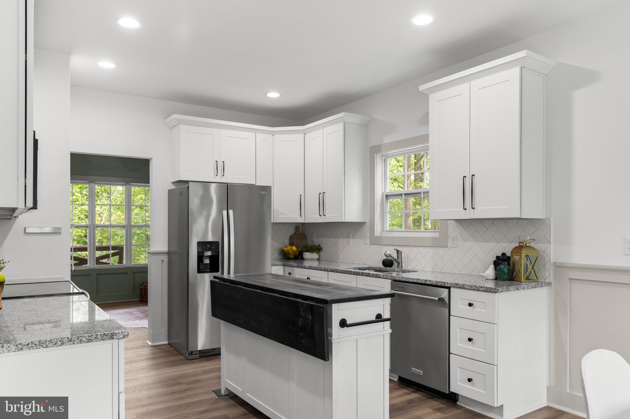 LAKE FOREST ESTATES - Residential