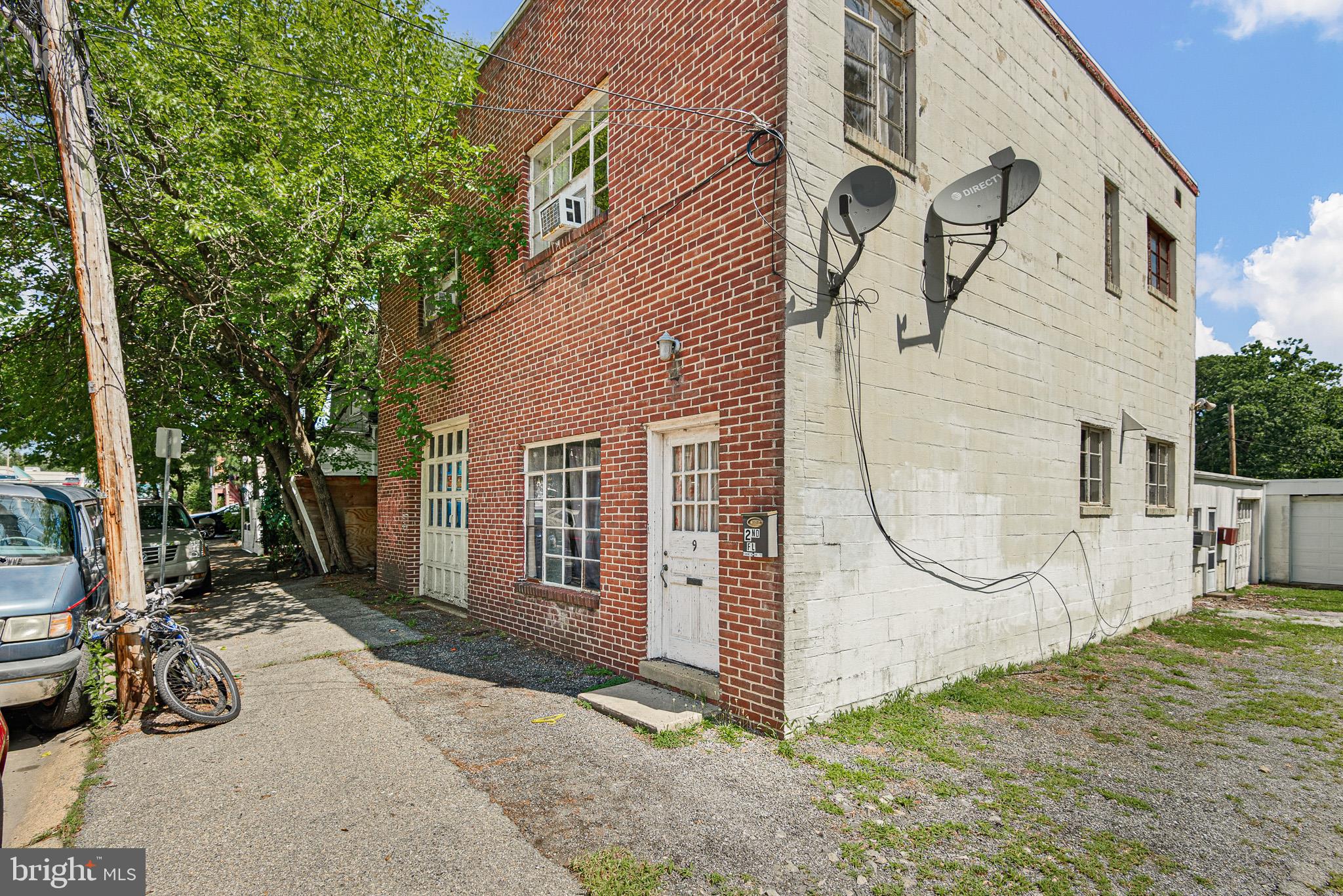 9 E 44TH STREET