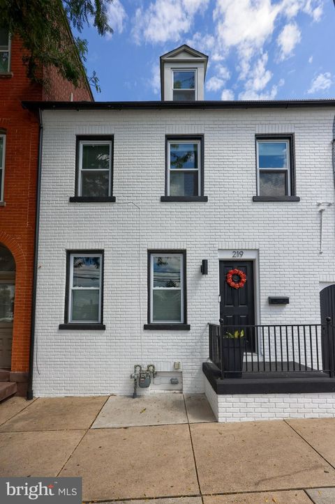 219 N LIME STREET LANCASTER PA 17602
