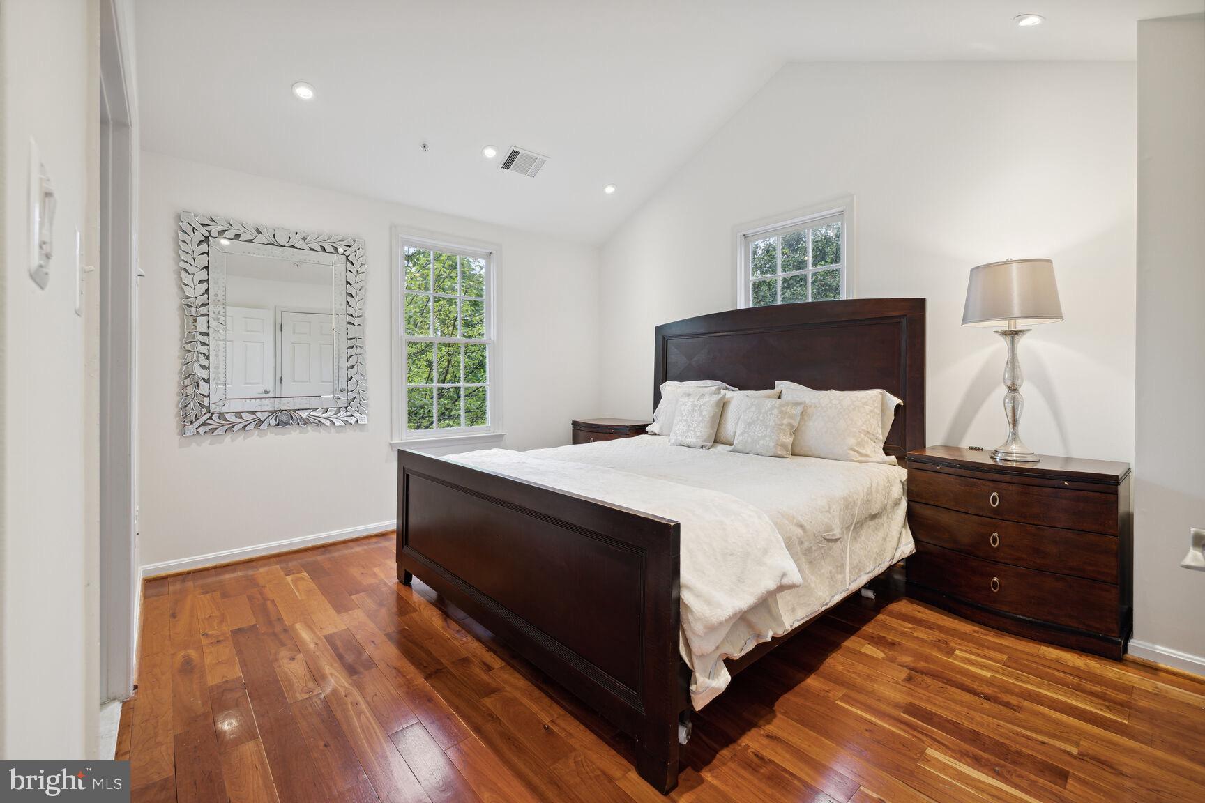 KENTLANDS - Residential