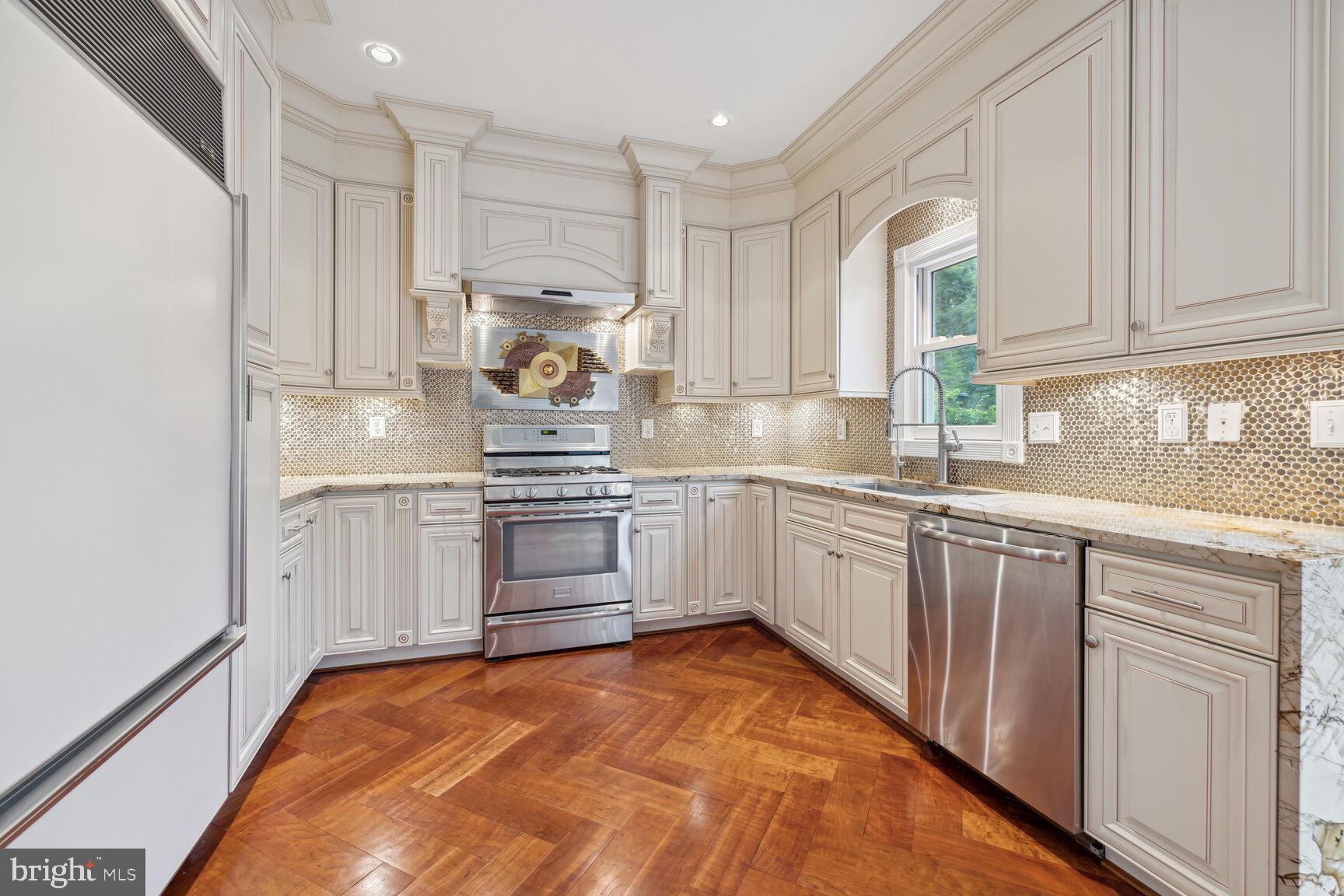 KENTLANDS - Residential