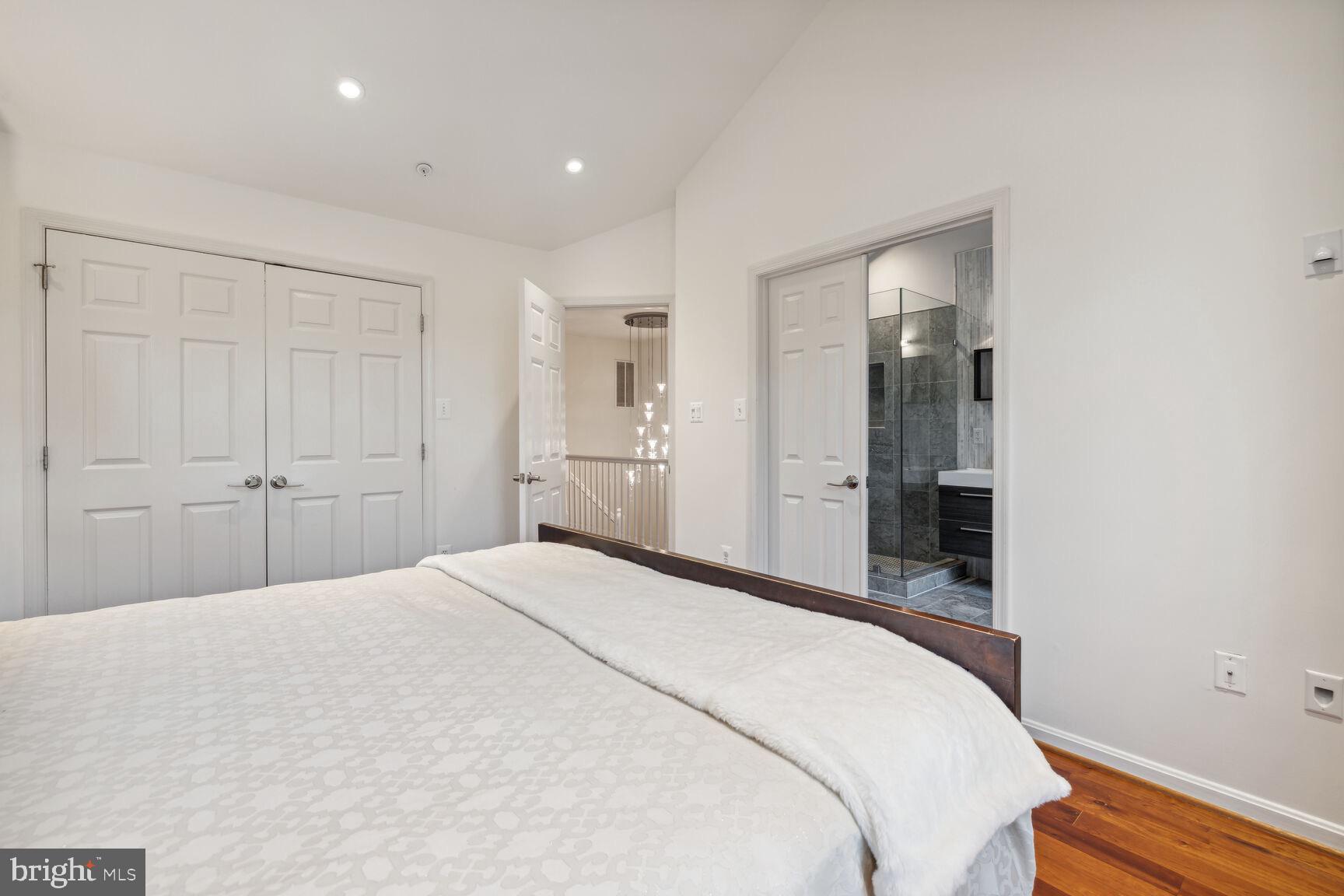 KENTLANDS - Residential