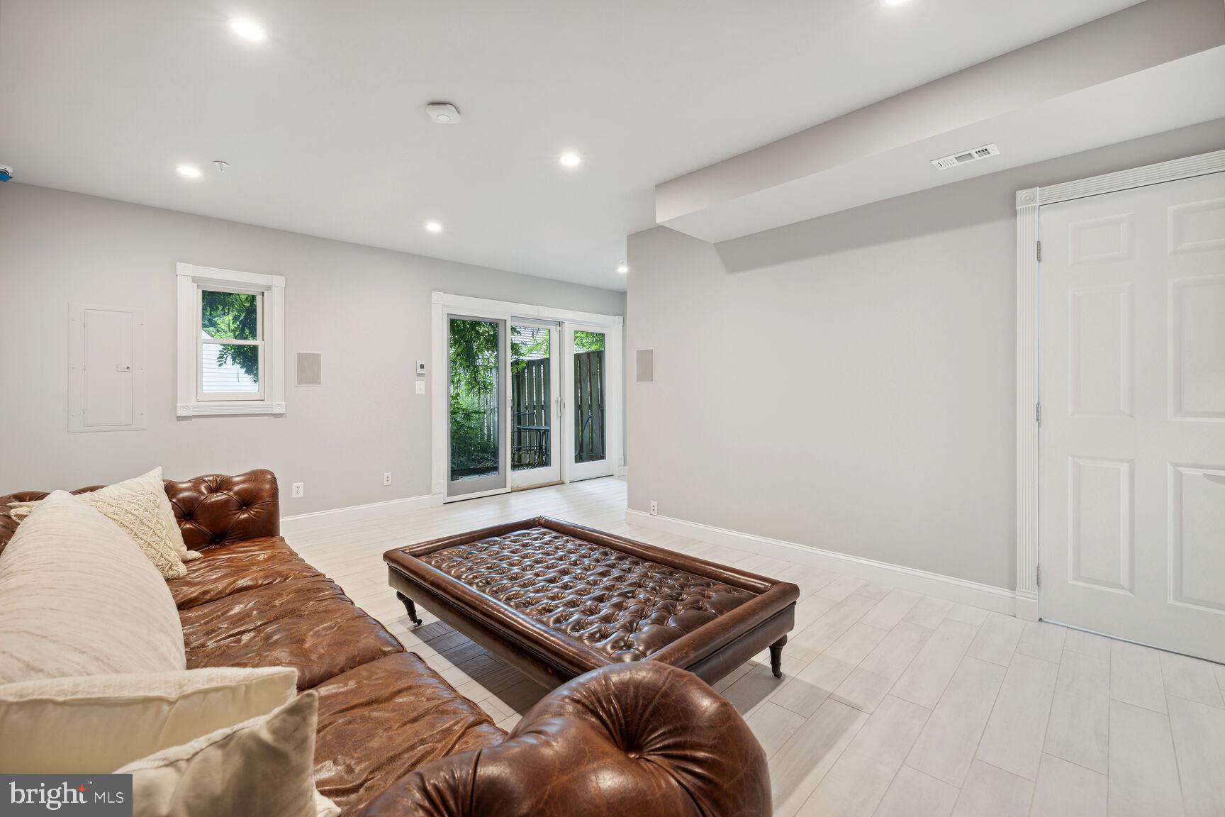 KENTLANDS - Residential