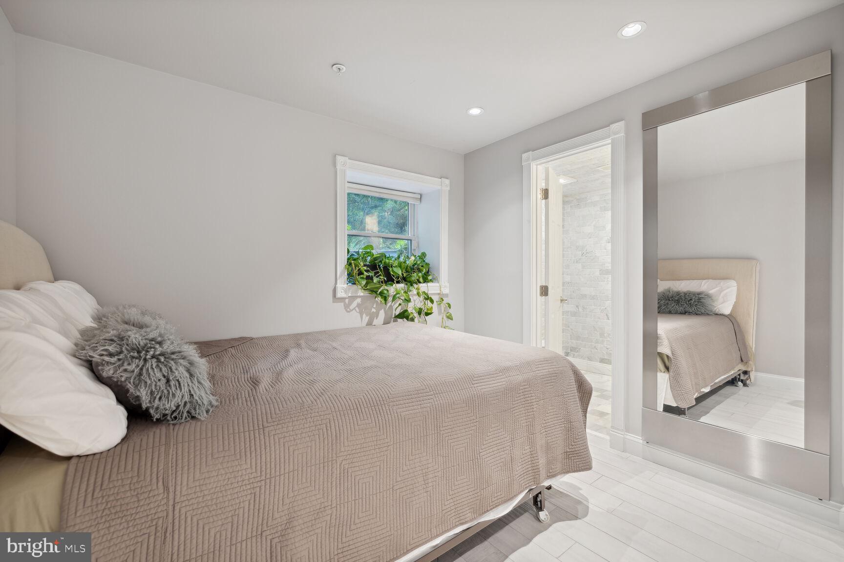 KENTLANDS - Residential