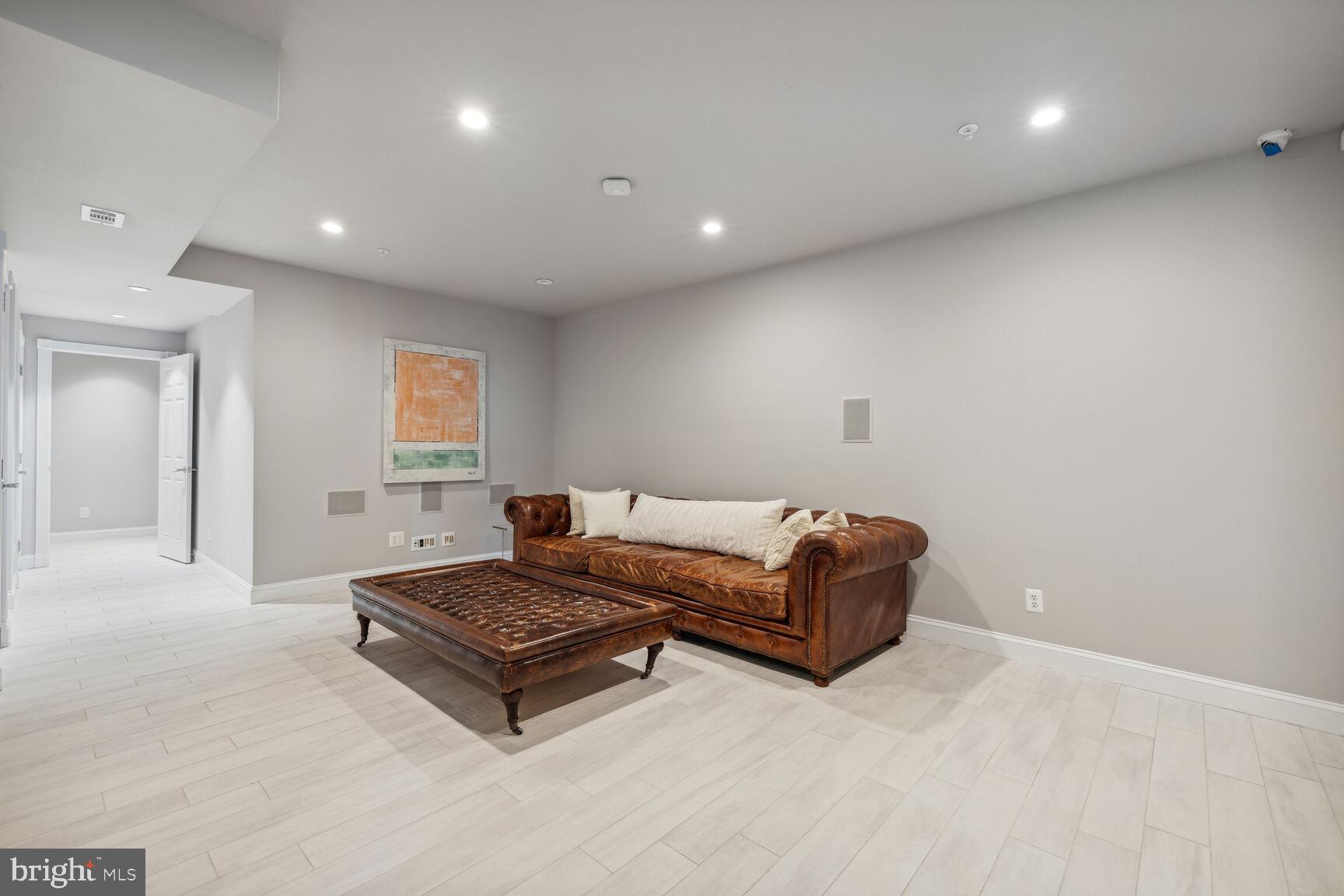 KENTLANDS - Residential