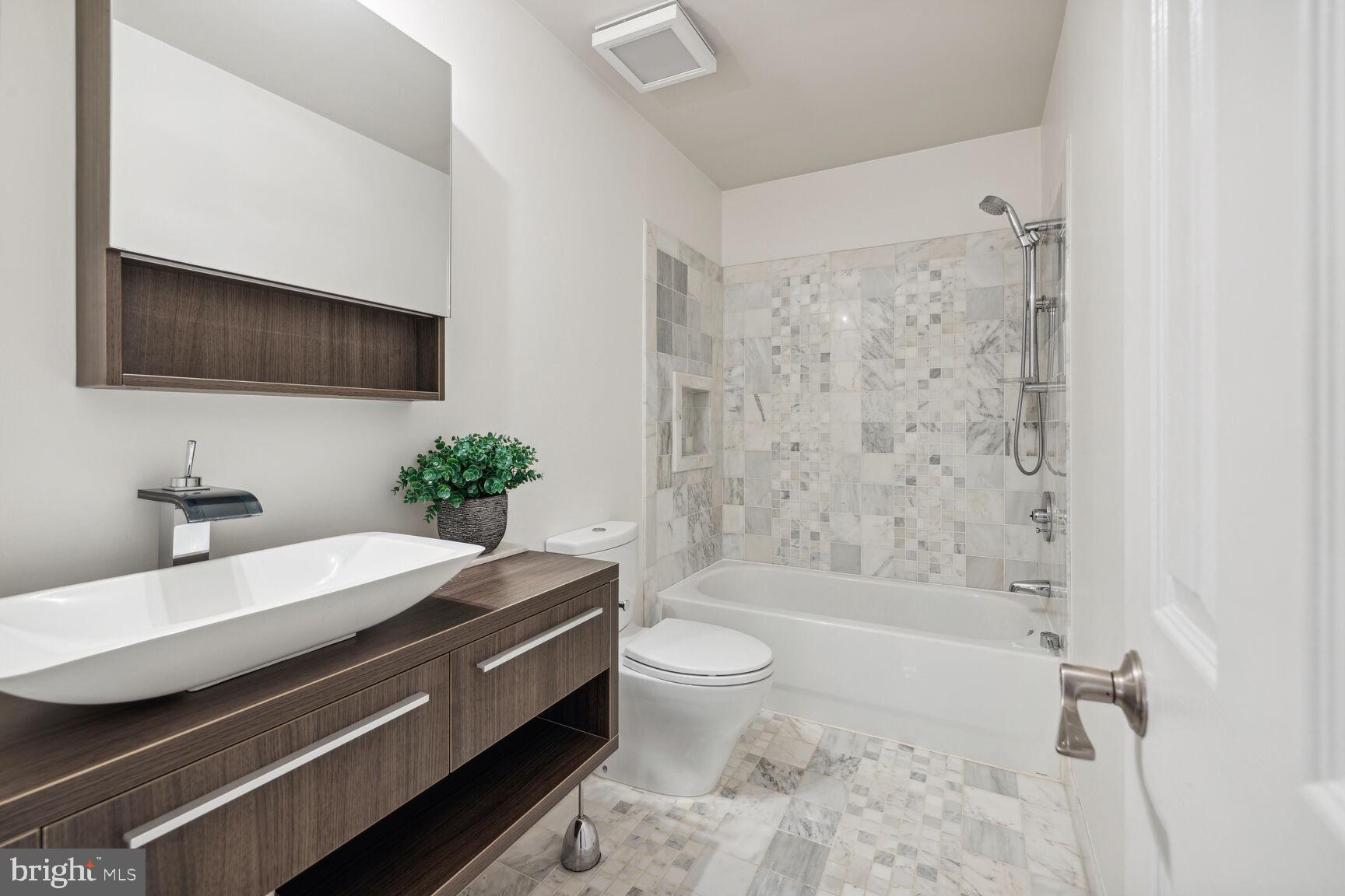 KENTLANDS - Residential