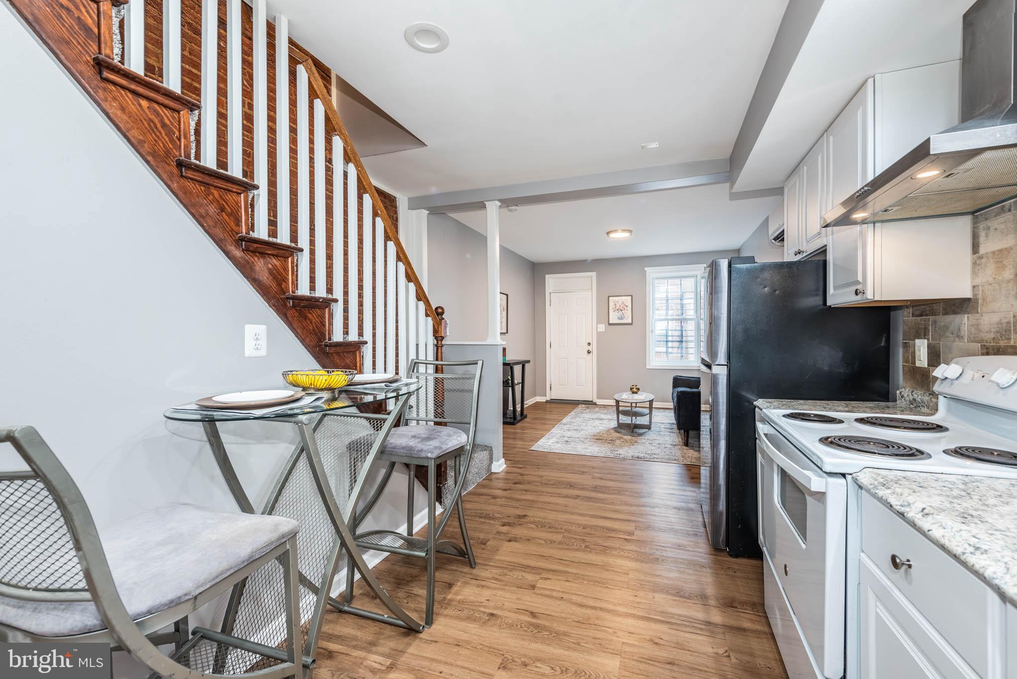 HOLLINS MARKET - Residential