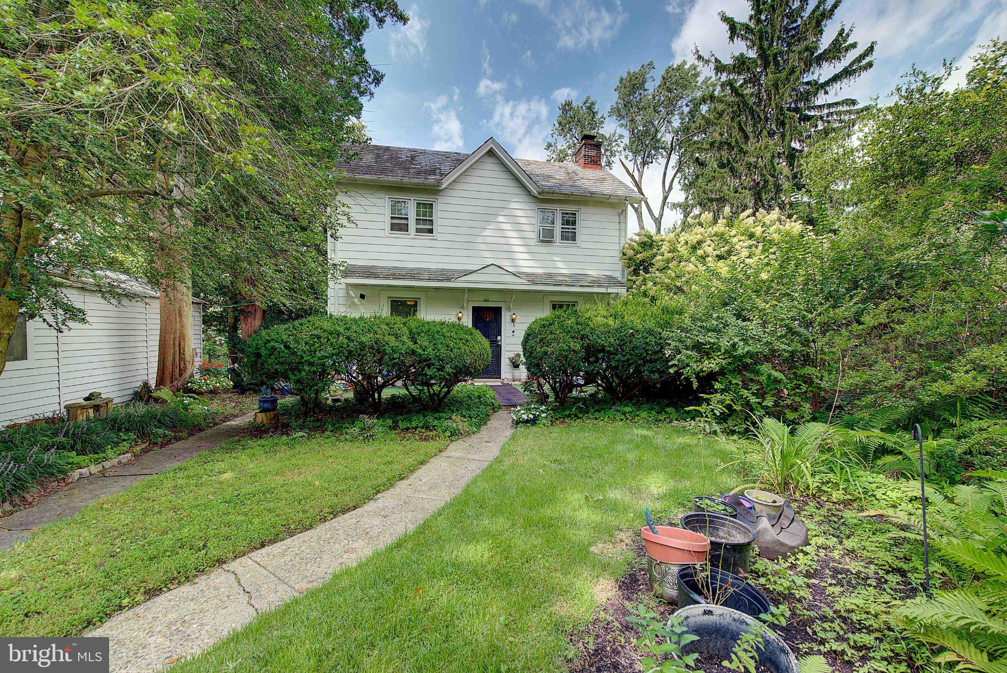 37 E MERMAID LANE