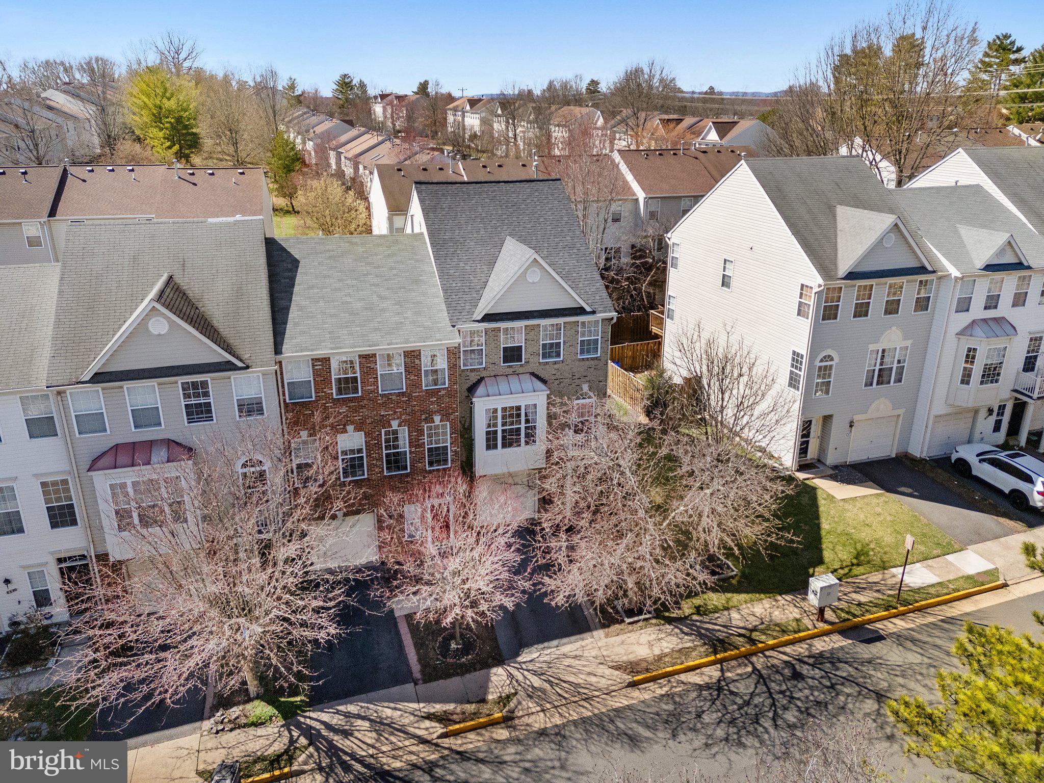 LEE OVERLOOK - Residential