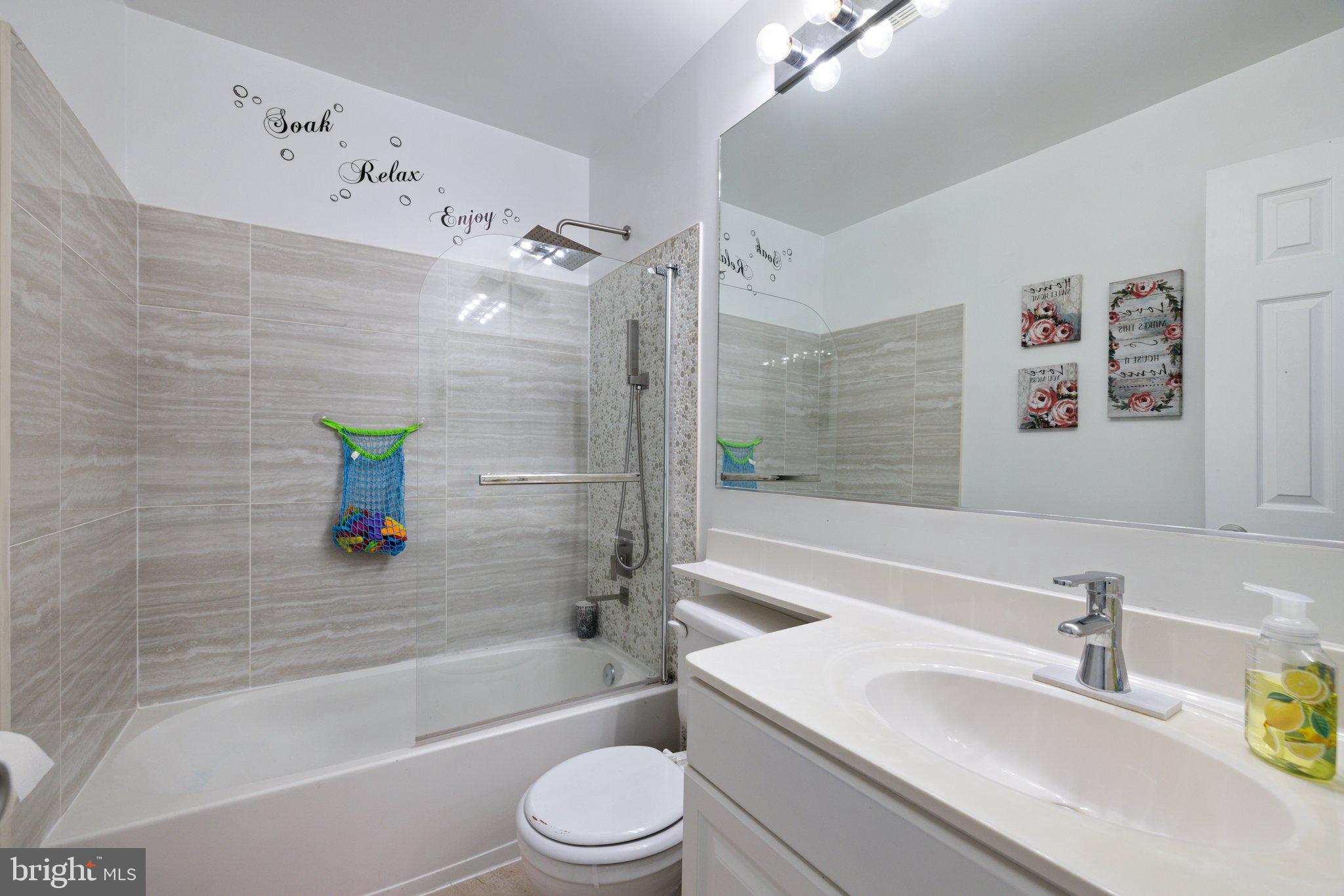 LEE OVERLOOK - Residential