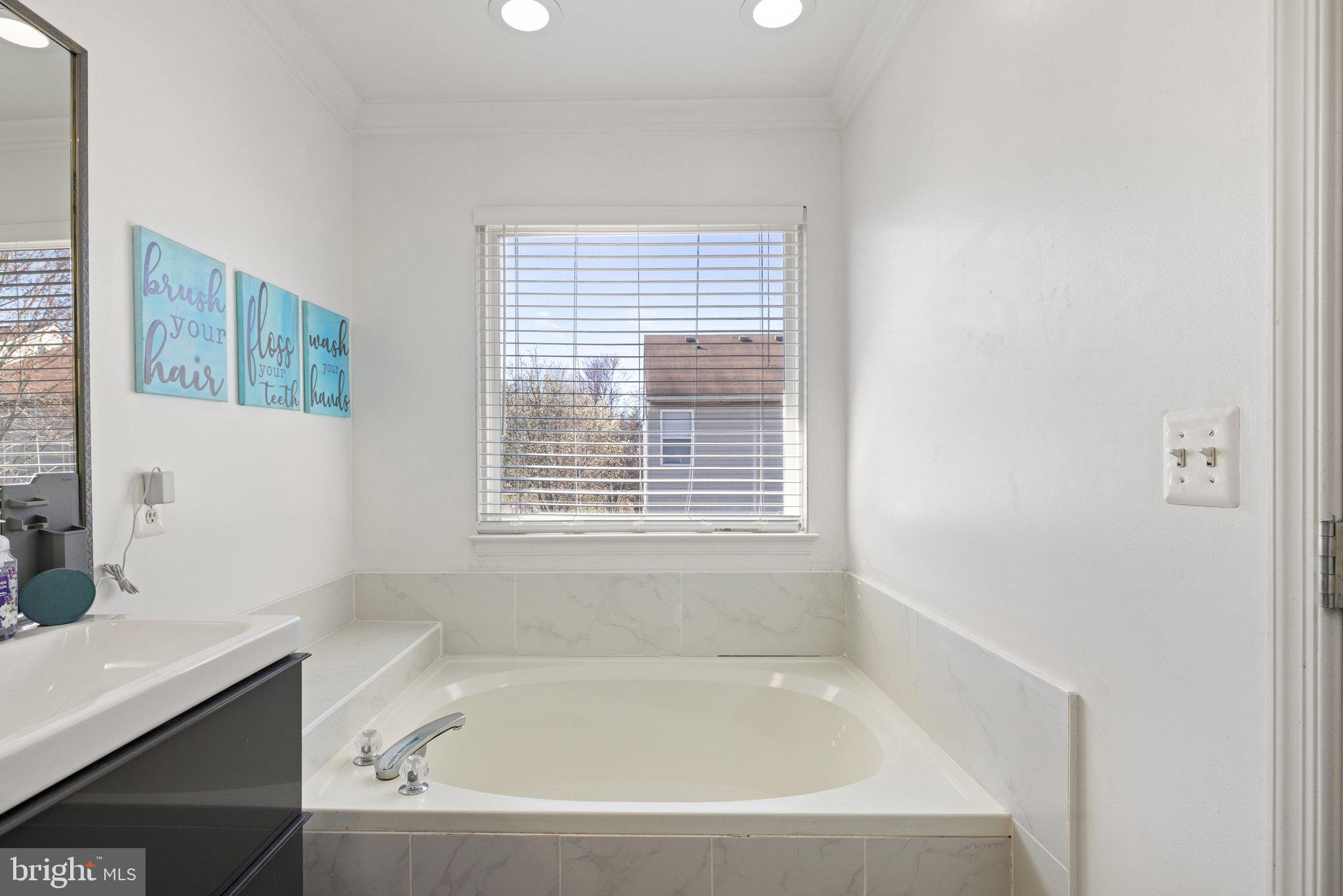 LEE OVERLOOK - Residential