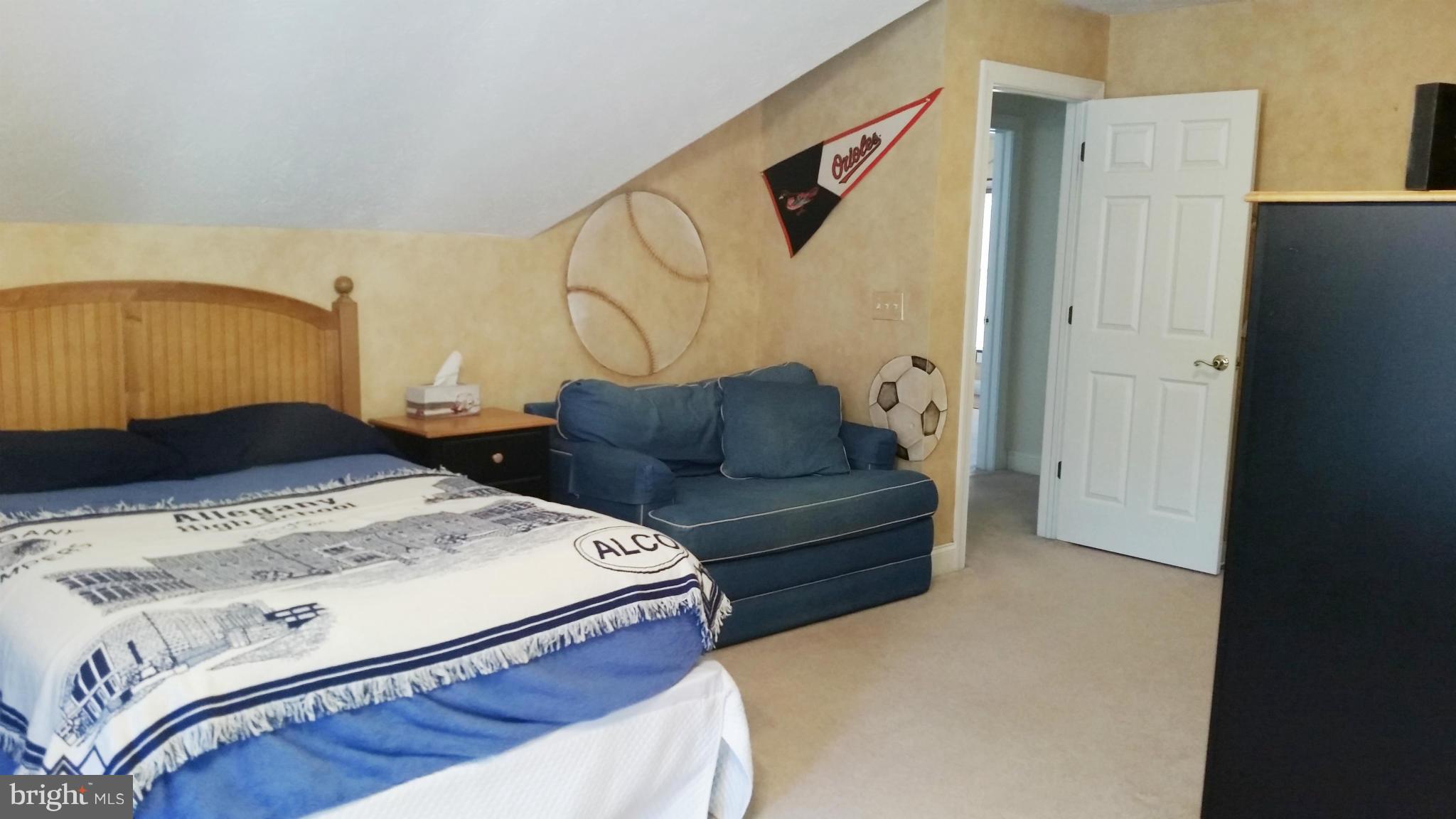 CRESAPTOWN - Residential