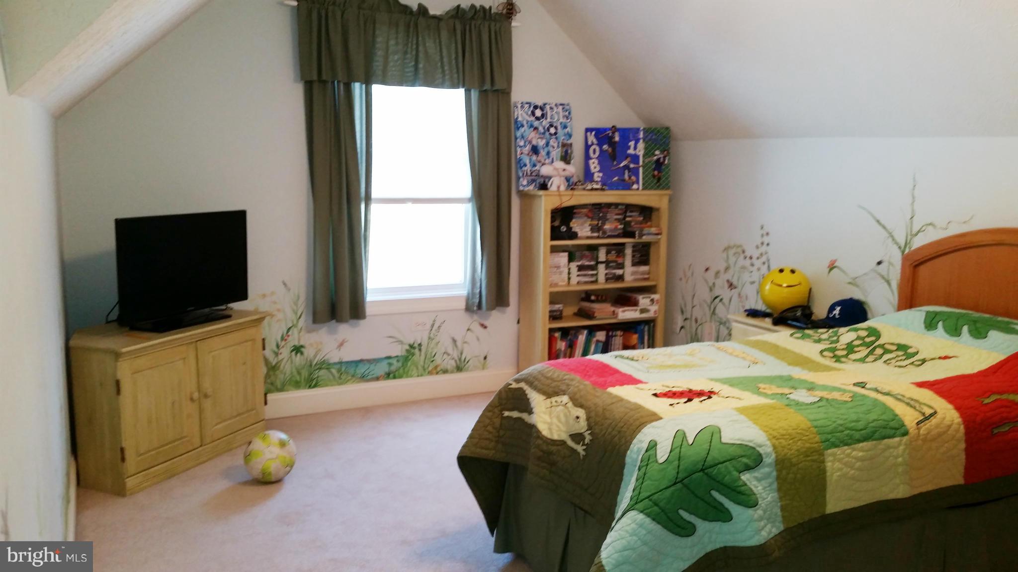 CRESAPTOWN - Residential