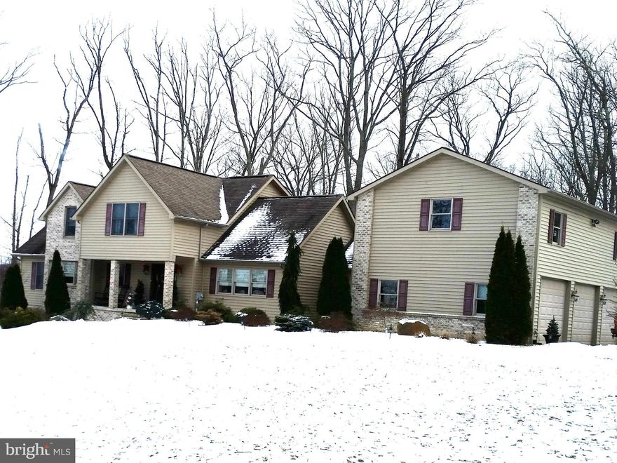 WELL KEPT HOME ON PRIVATE SETTING BUT STILL CLOSE TO TOWN ON OVER 3 ACRES. HOME FEATURES 4 BEDROOMS WITH 2 MASTERS, MAIN MASTER HAS DRESSING AREA. 3 CAR GARAGE WITH HUGE FAMILY ROOM ABOVE GARAGE. TONS OF CLOSETS AND STORAGE. FULL BASEMENT WITH ROUGH IN PLUMBING.