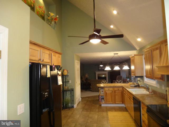 CRESAPTOWN - Residential