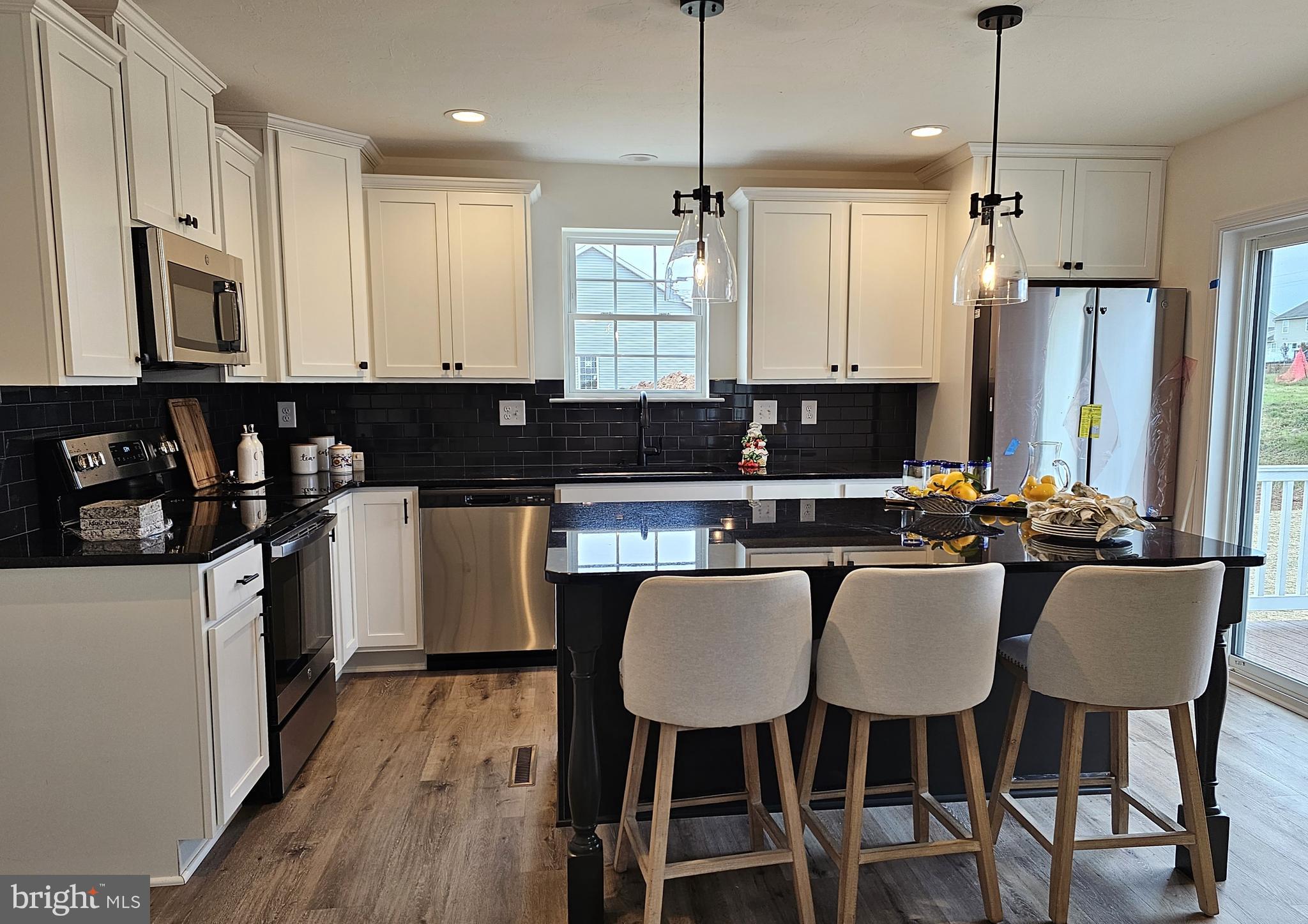 KINGS COURT AT BROWNSTONE - Residential