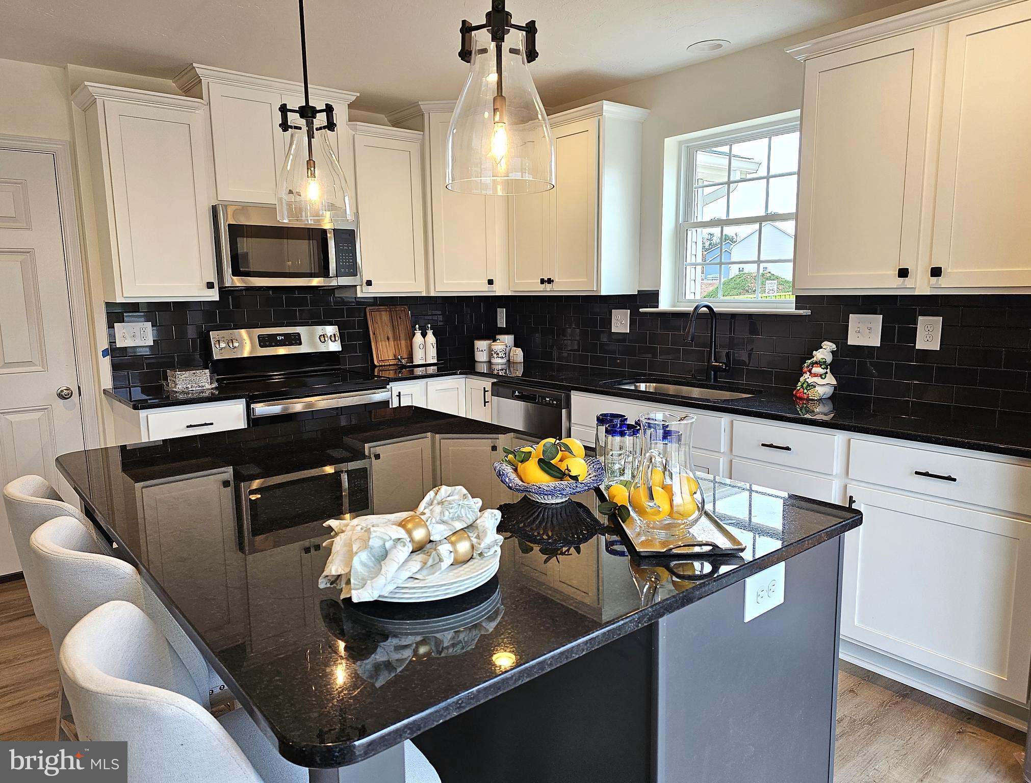 KINGS COURT AT BROWNSTONE - Residential