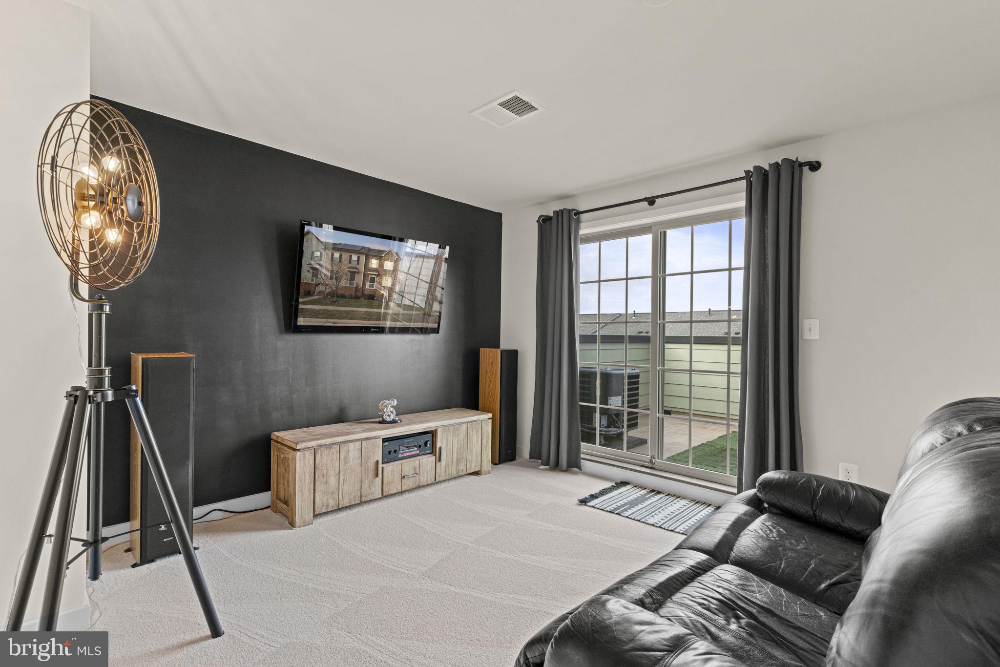 POTOMAC SHORES - Residential