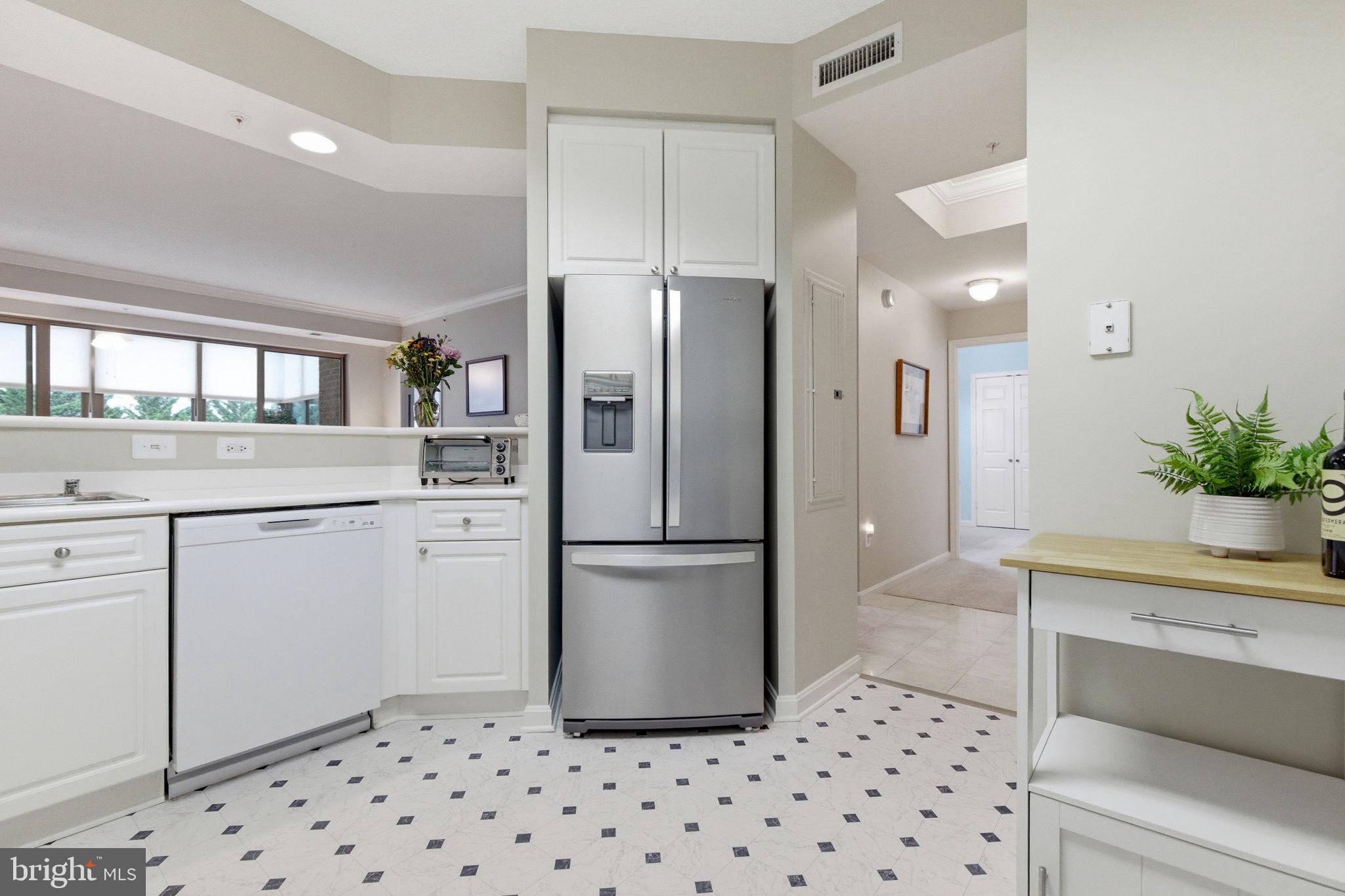 MAGNOLIAS AT LANSDOWNE WOODS - Residential