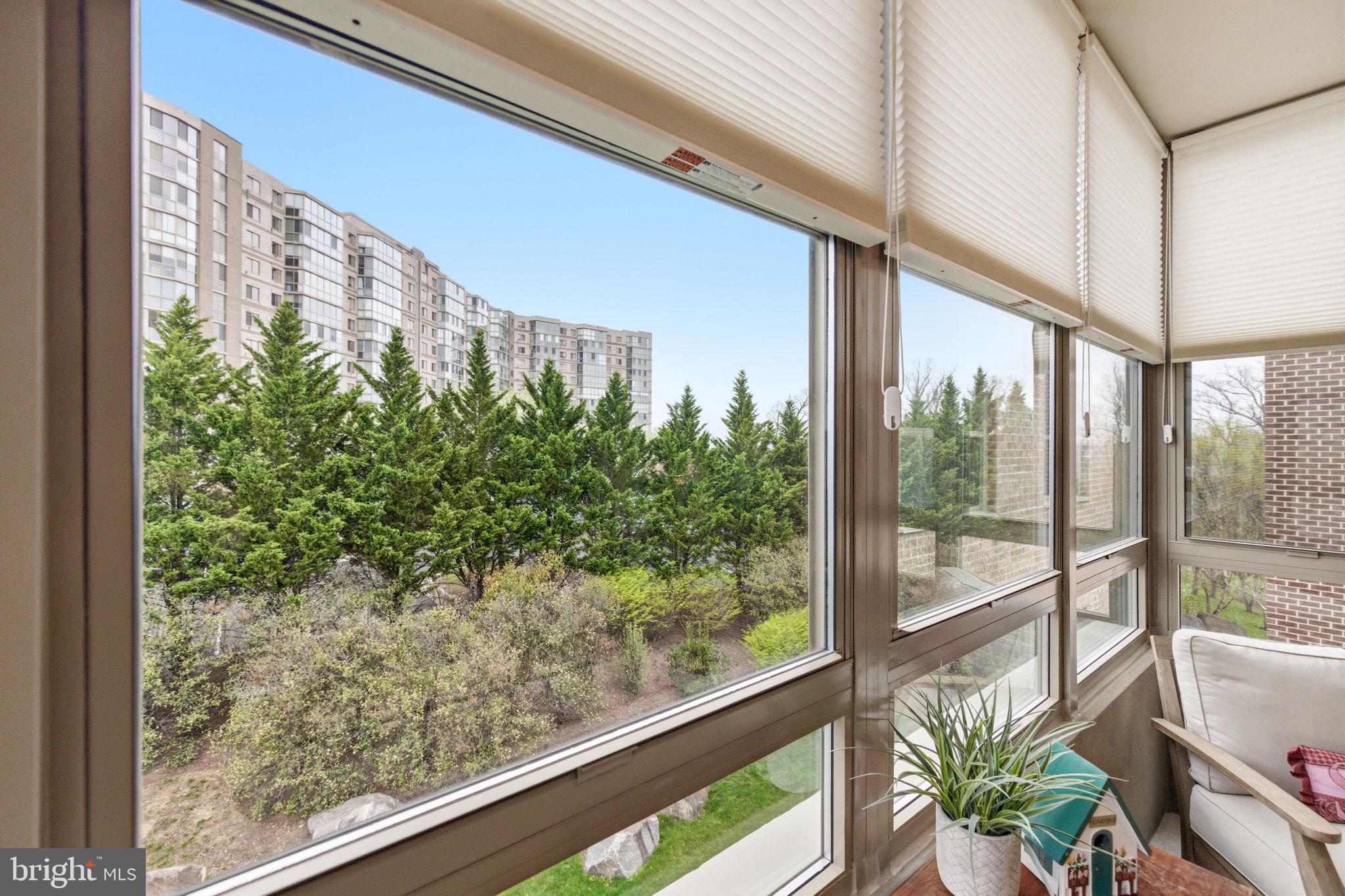 MAGNOLIAS AT LANSDOWNE WOODS - Residential