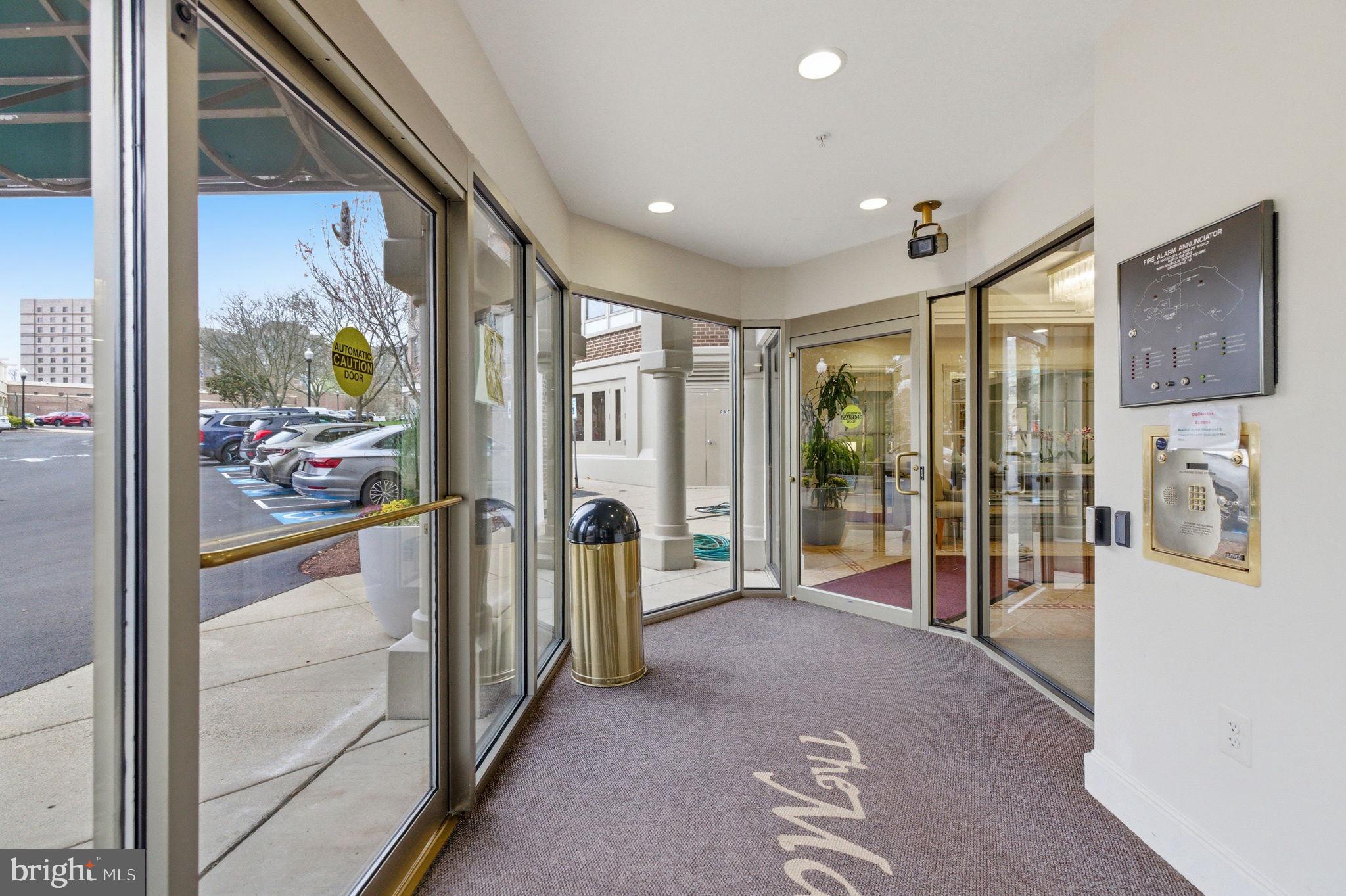 MAGNOLIAS AT LANSDOWNE WOODS - Residential