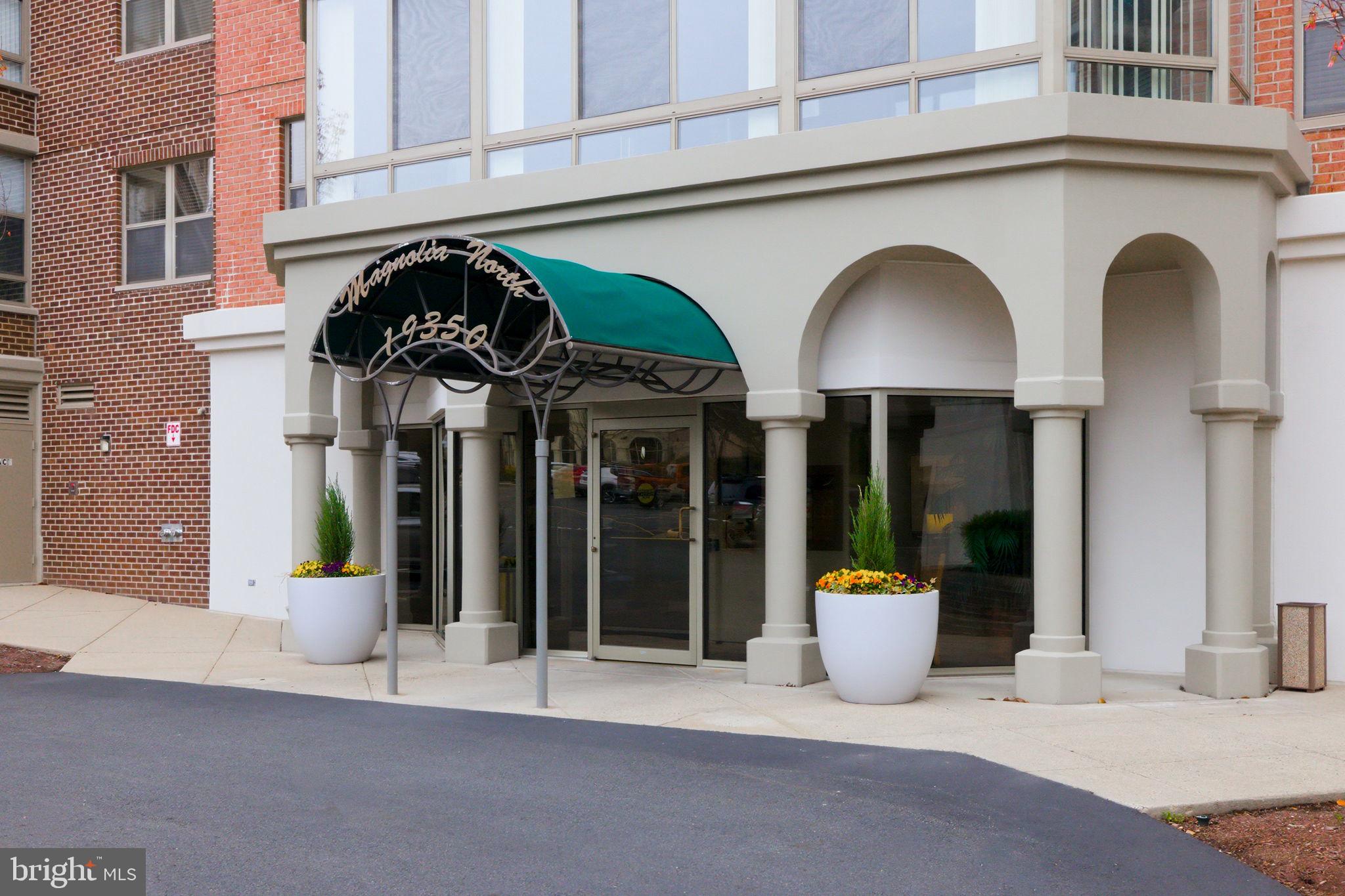 MAGNOLIAS AT LANSDOWNE WOODS - Residential