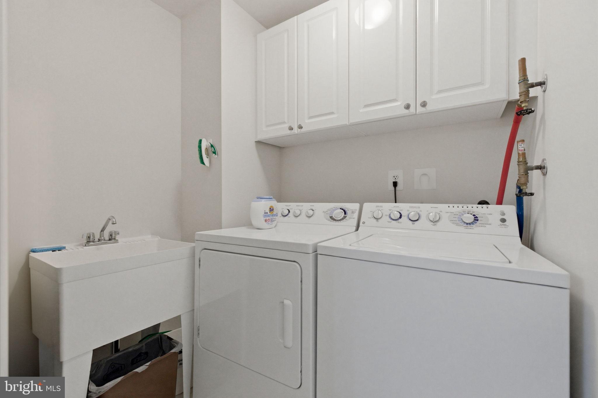 MAGNOLIAS AT LANSDOWNE WOODS - Residential