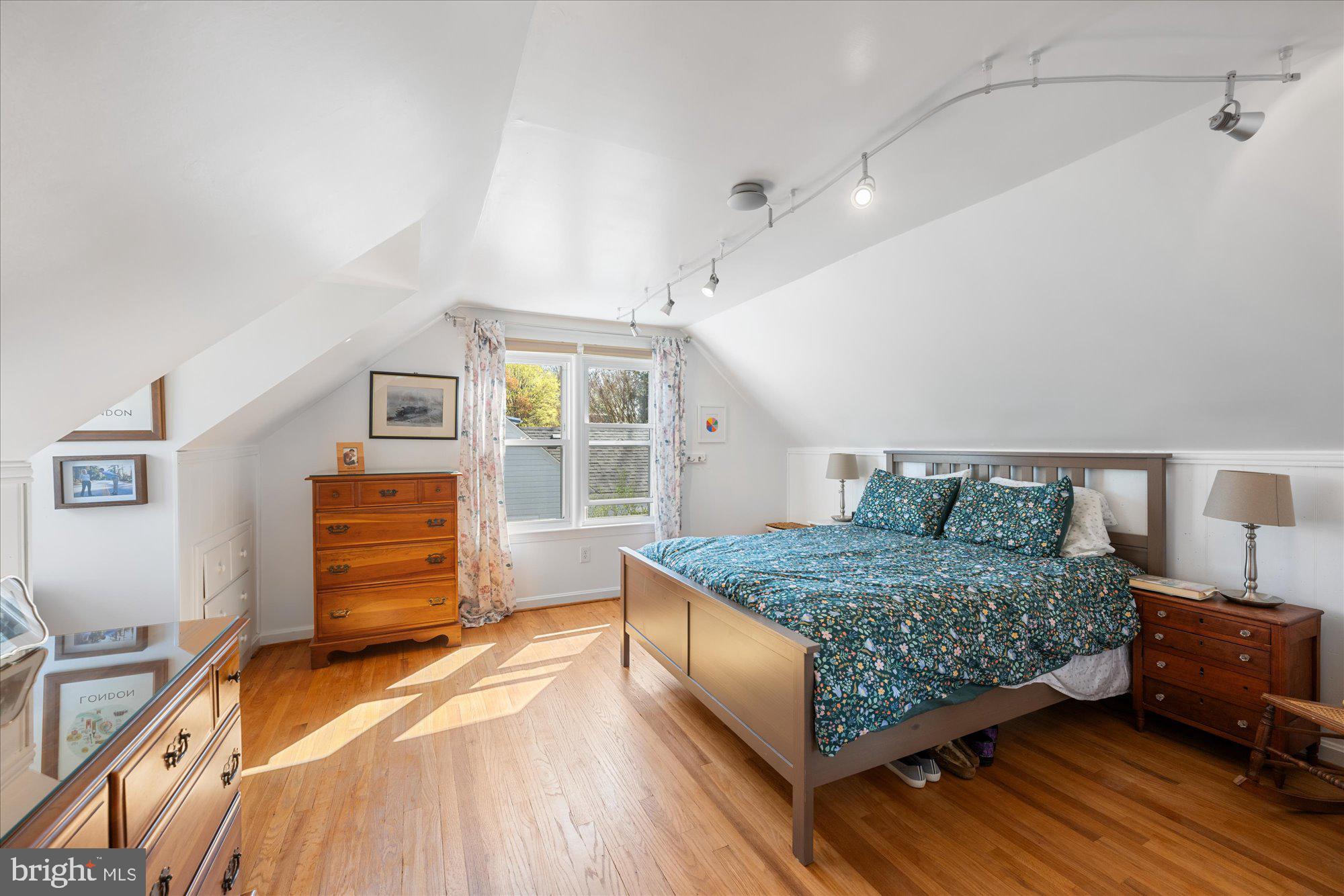 HOMEWOOD - Residential