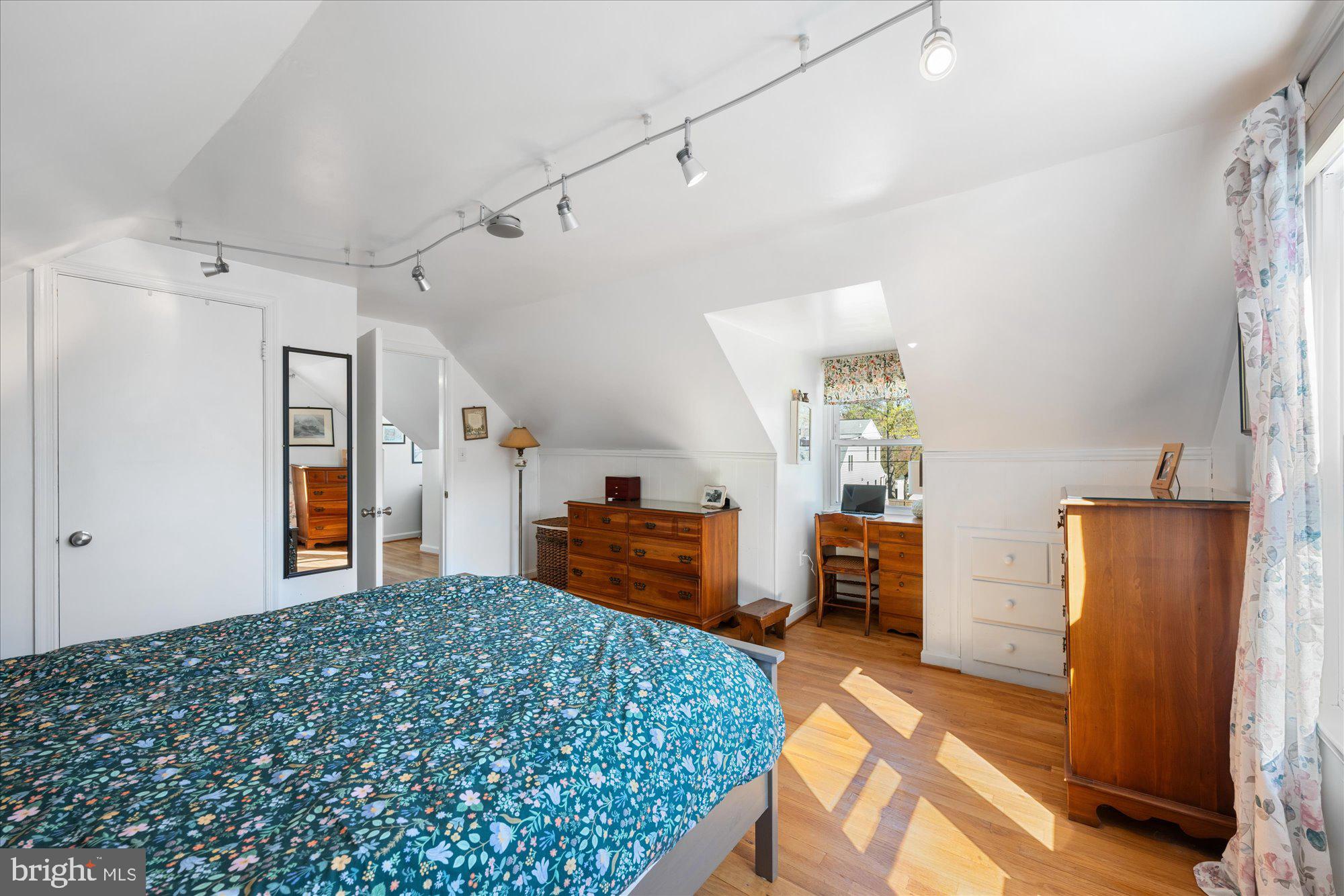 HOMEWOOD - Residential