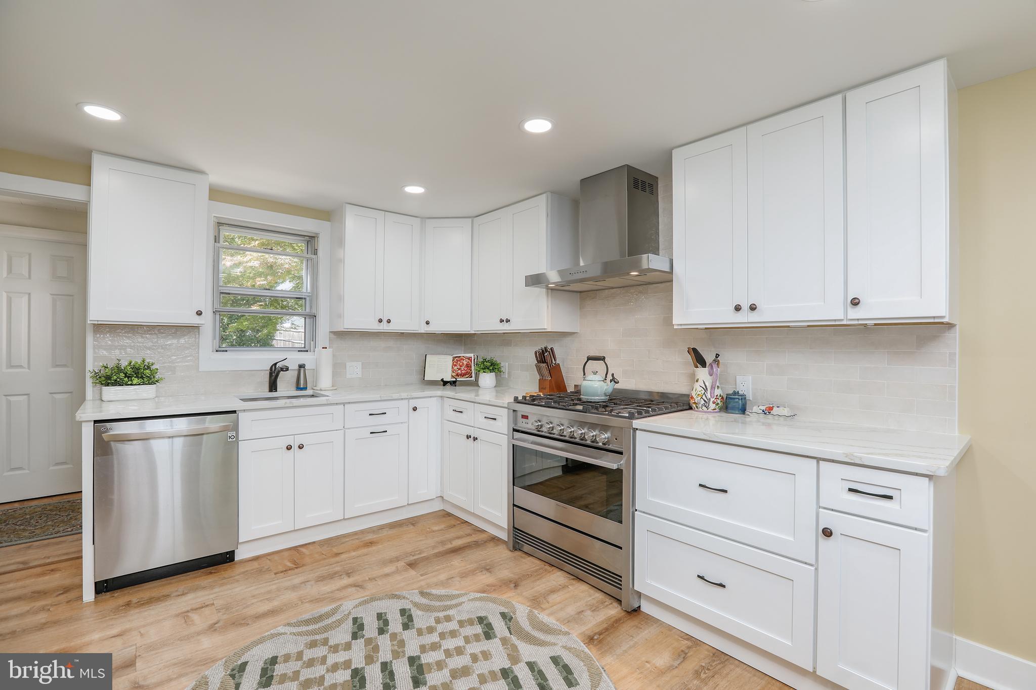 HILLTOP ESTATES - Residential