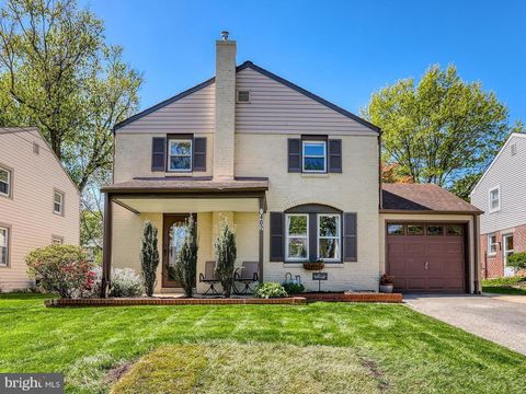 Photo of 402 Evans Avenue, WILLOW GROVE, PA 19090 (MLS # PAMC2177730)