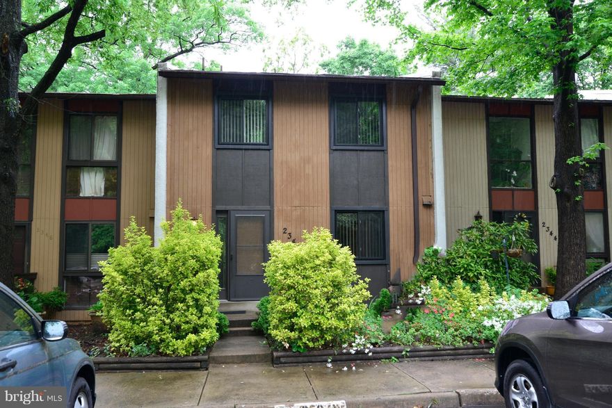 This beautiful townhouse offers you 3 bedrooms, 3.5 Bathrooms, Ceramic tile floors, Country kitchen, Back to common wooded area,5 minutes from Reston Town Center,Hospital, Silver Line Metro, easy access to Toll Rd & major commuting routes and much more