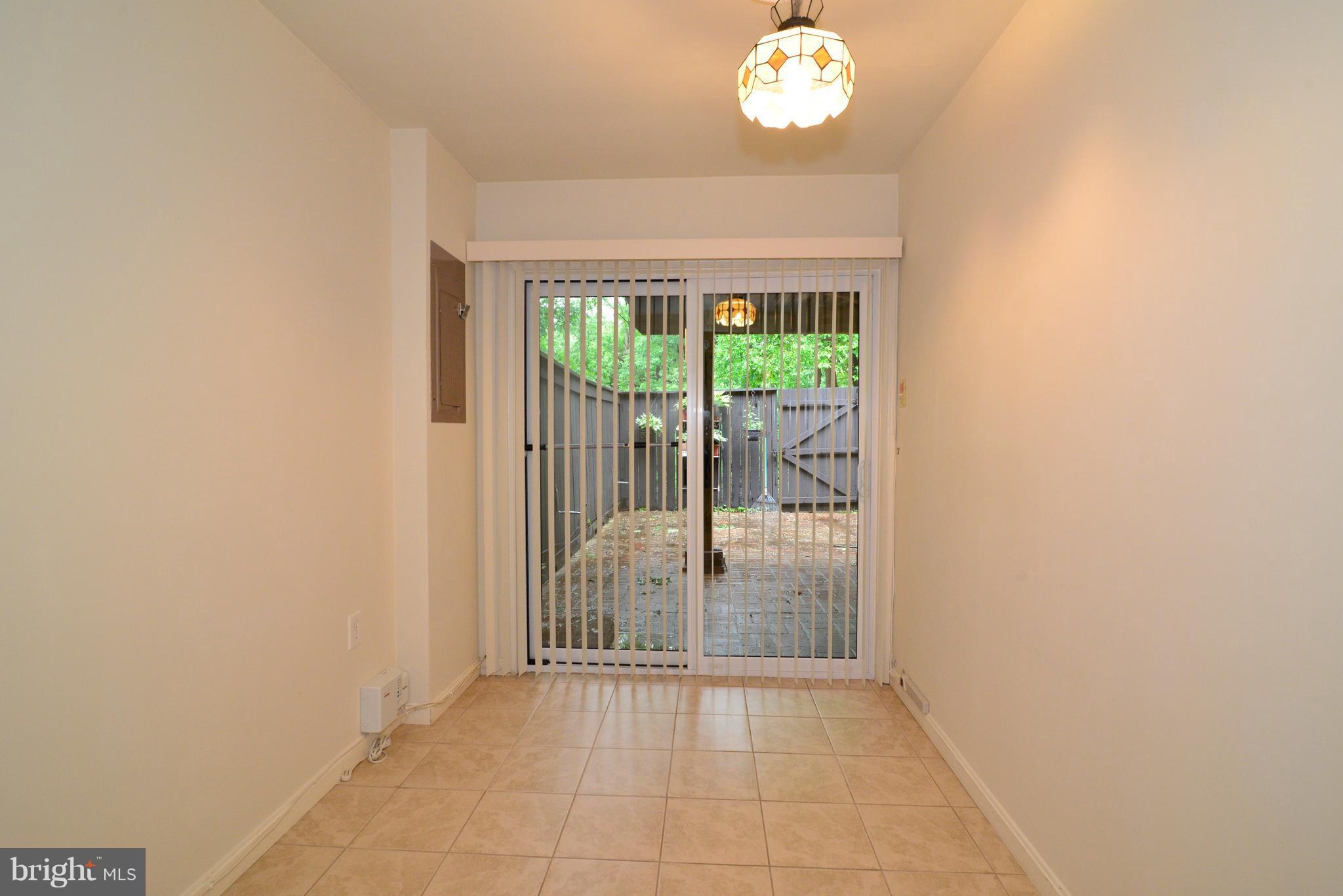 RESTON - Residential