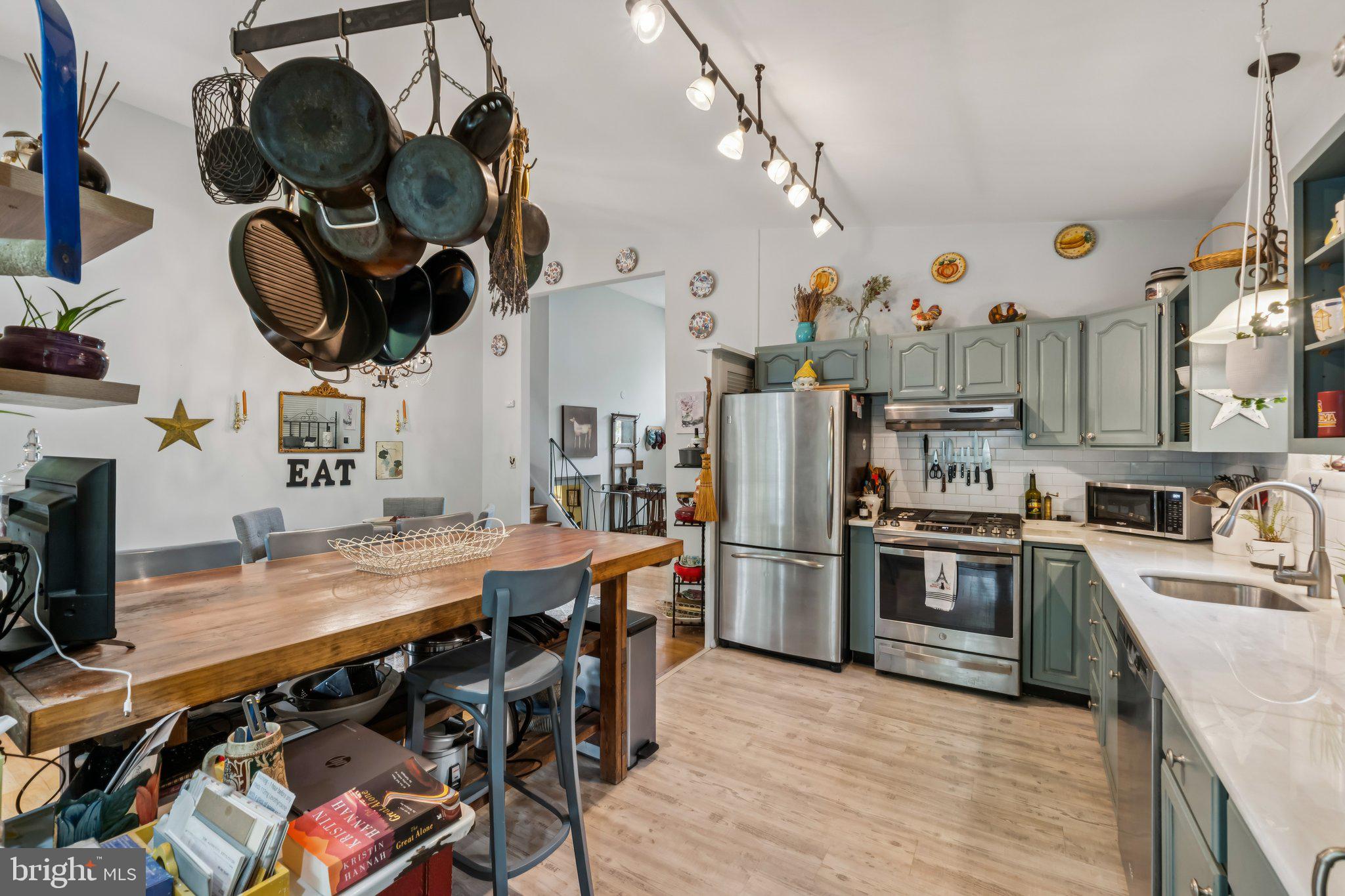 ROCK CREEK PALISADES - Residential