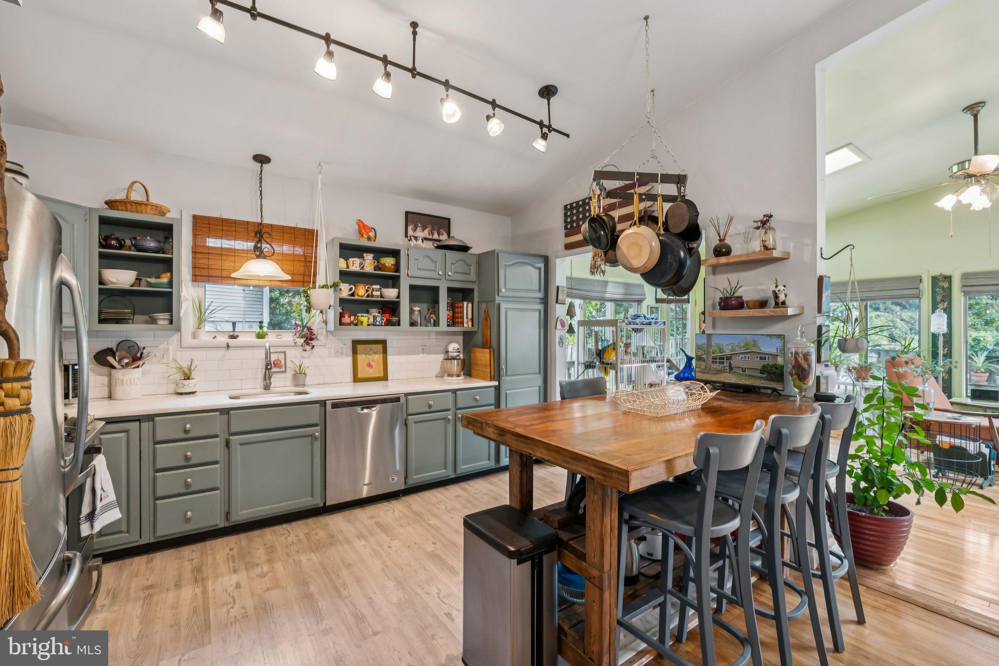 ROCK CREEK PALISADES - Residential